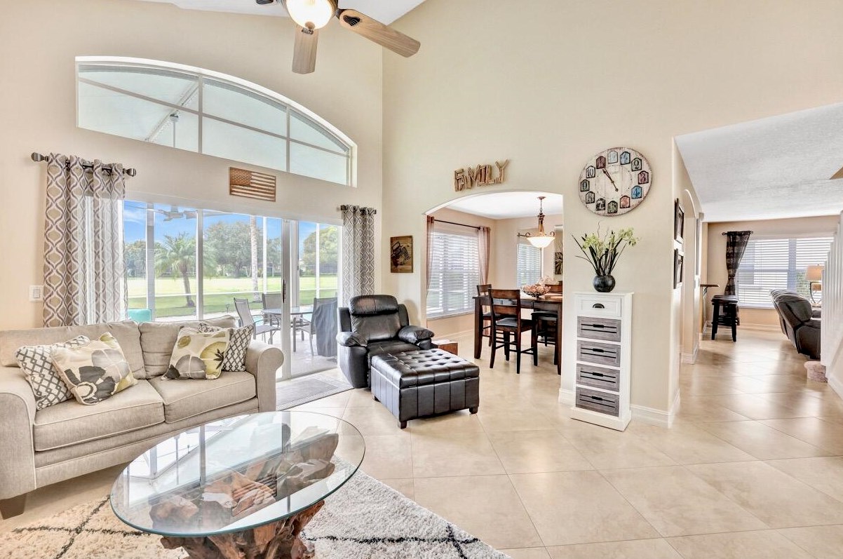 6074 Las Colinas Cir, Lake Worth FL 33463-6560 exterior