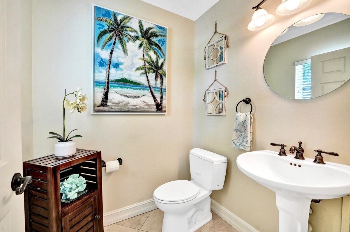 6074 Las Colinas Cir, Lake Worth FL 33463-6560 exterior