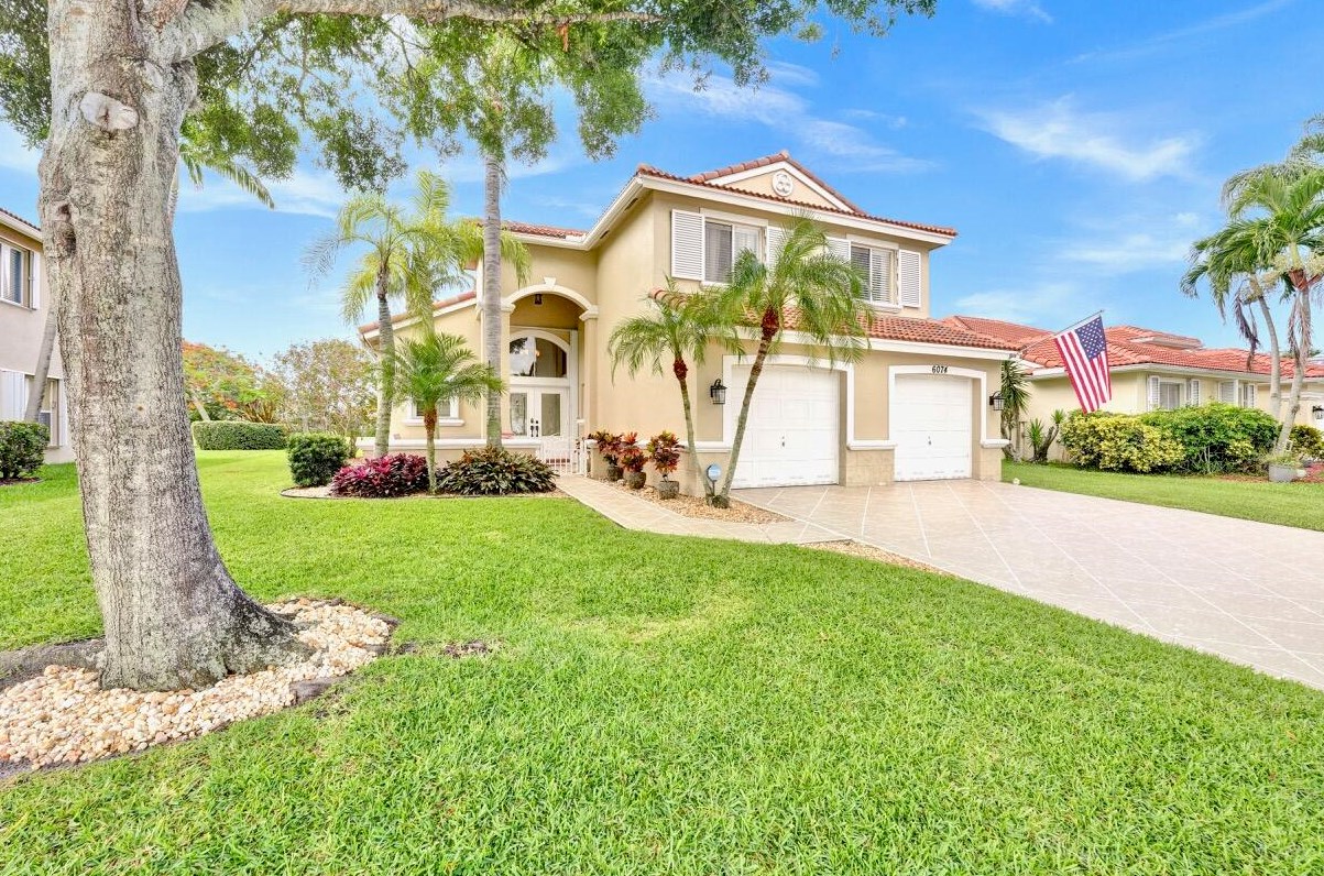 6074 Las Colinas Cir, Lake Worth FL 33463-6560 exterior
