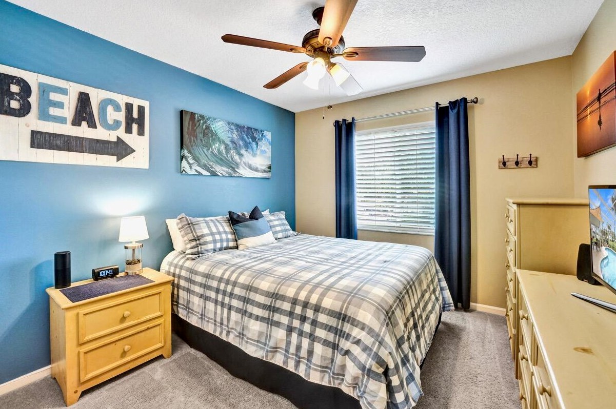 6074 Las Colinas Cir, Lake Worth FL 33463-6560 exterior