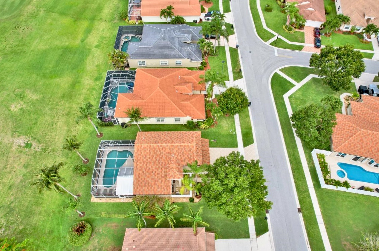 6074 Las Colinas Cir, Lake Worth FL 33463-6560 exterior