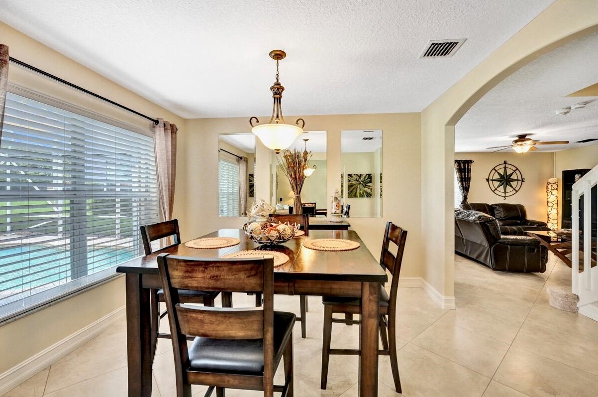 6074 Las Colinas Cir, Lake Worth FL 33463-6560 exterior