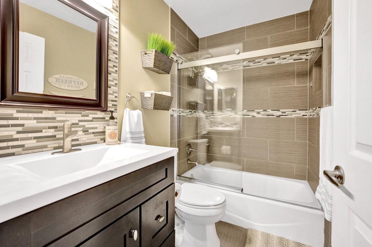 6074 Las Colinas Cir, Lake Worth FL 33463-6560 exterior