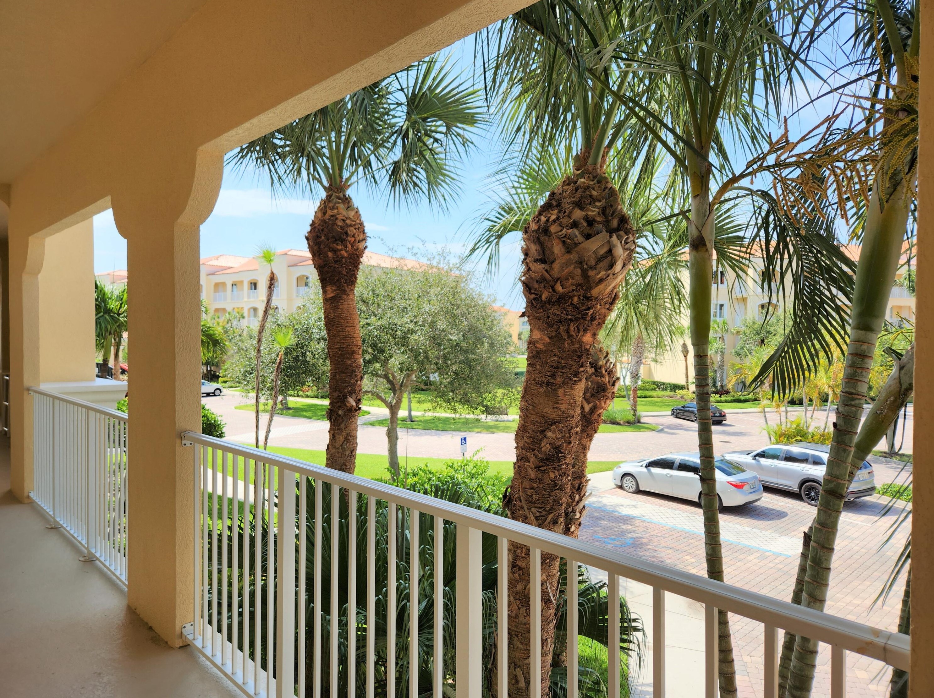 38 Harbour Isle Dr E Unit 204, Fort Pierce, FL 34949