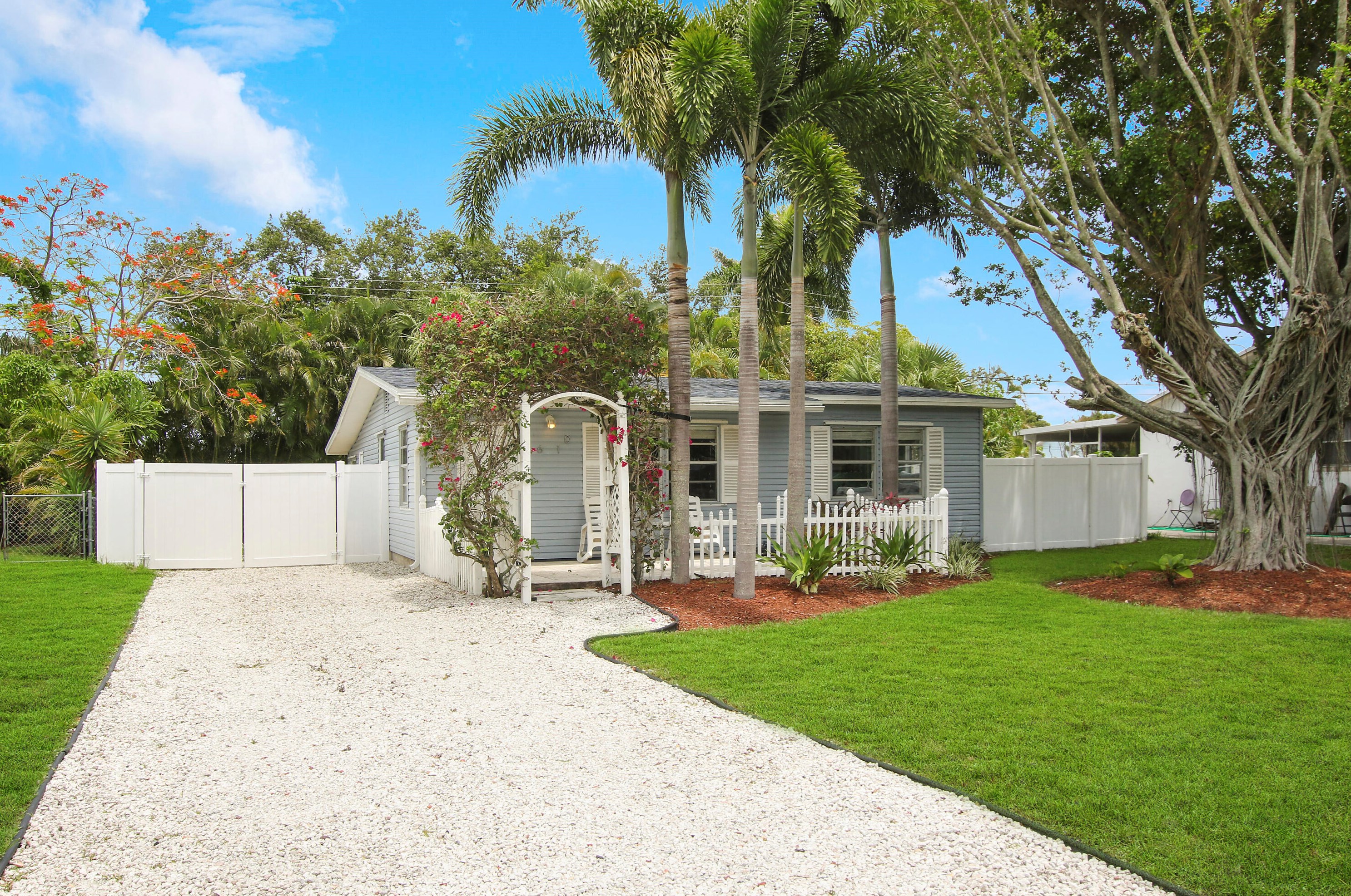 601 Pennock Ln, Jupiter, FL 33458-4030