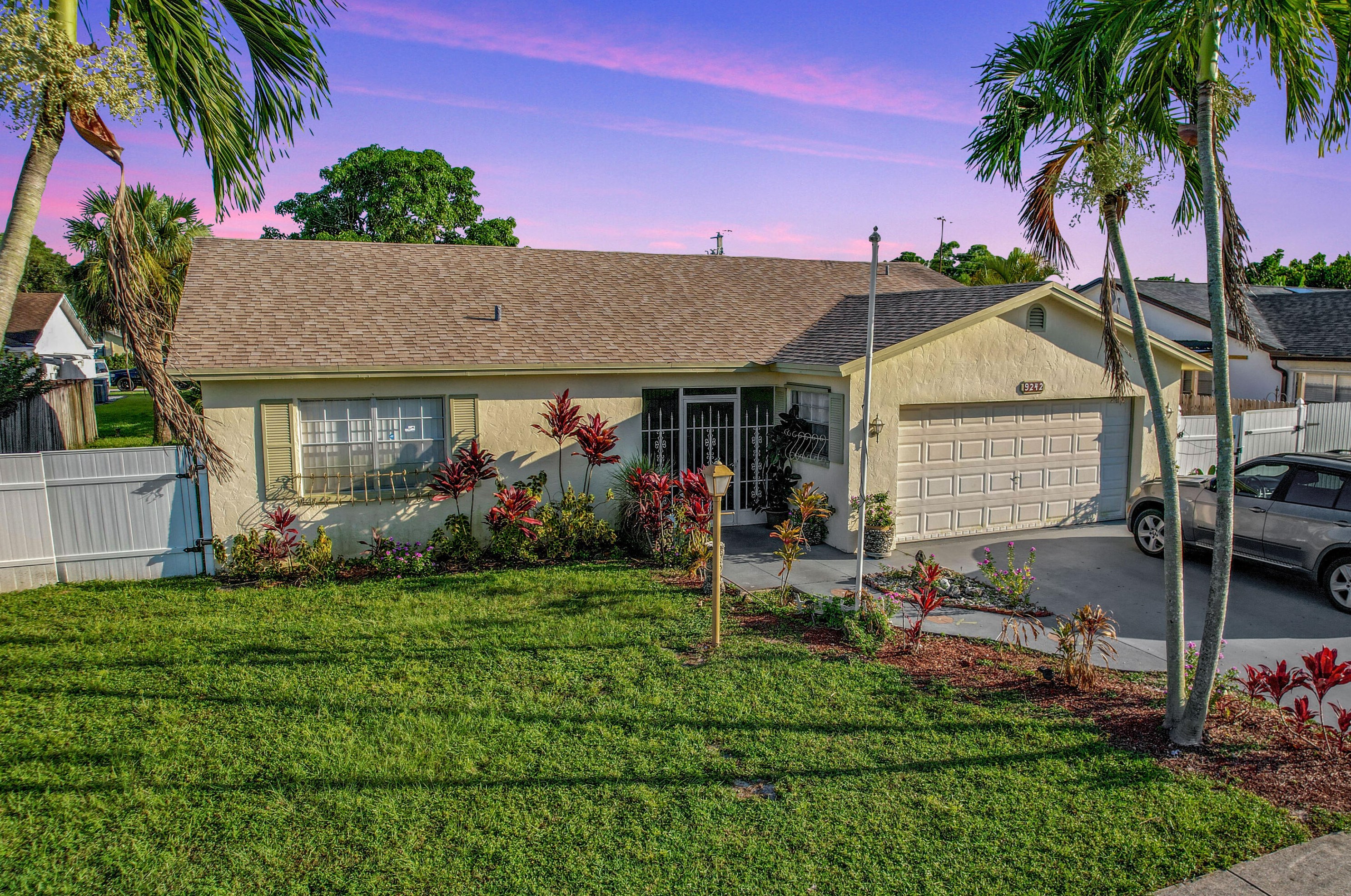 9242 18th Rd, Boca Raton, FL 33428-2011