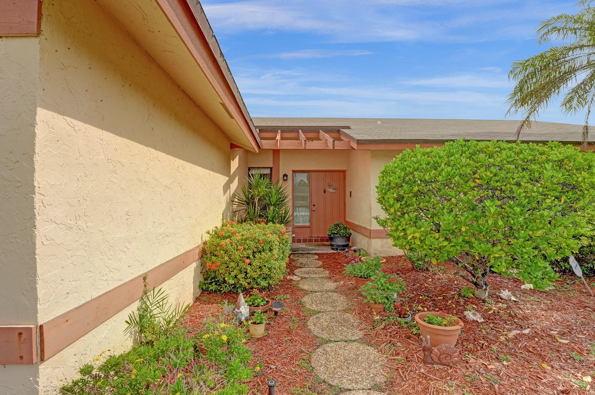 9722 Richmond Cir, Boca Raton FL  33434-2315 exterior