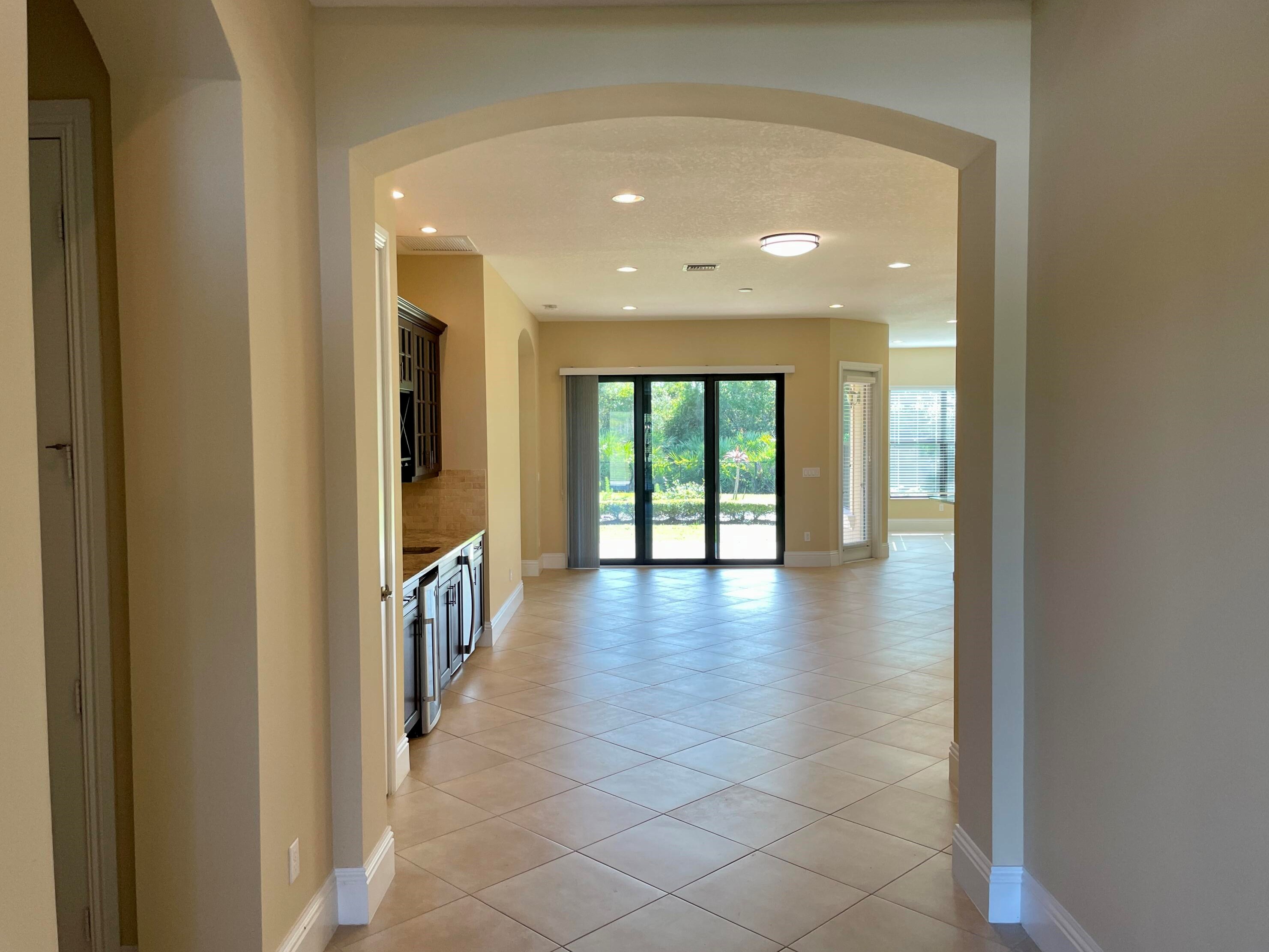 270 Se Calmo Circle, Fort Pierce, FL 34984