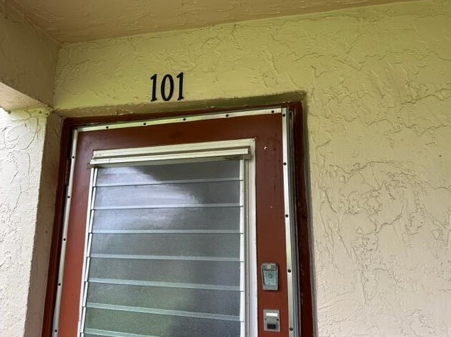 32 Abbey Ln #101, Delray Beach, FL 33446