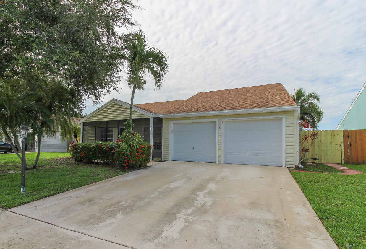 7870 Blackwood Ln, Lake Worth, FL 33467