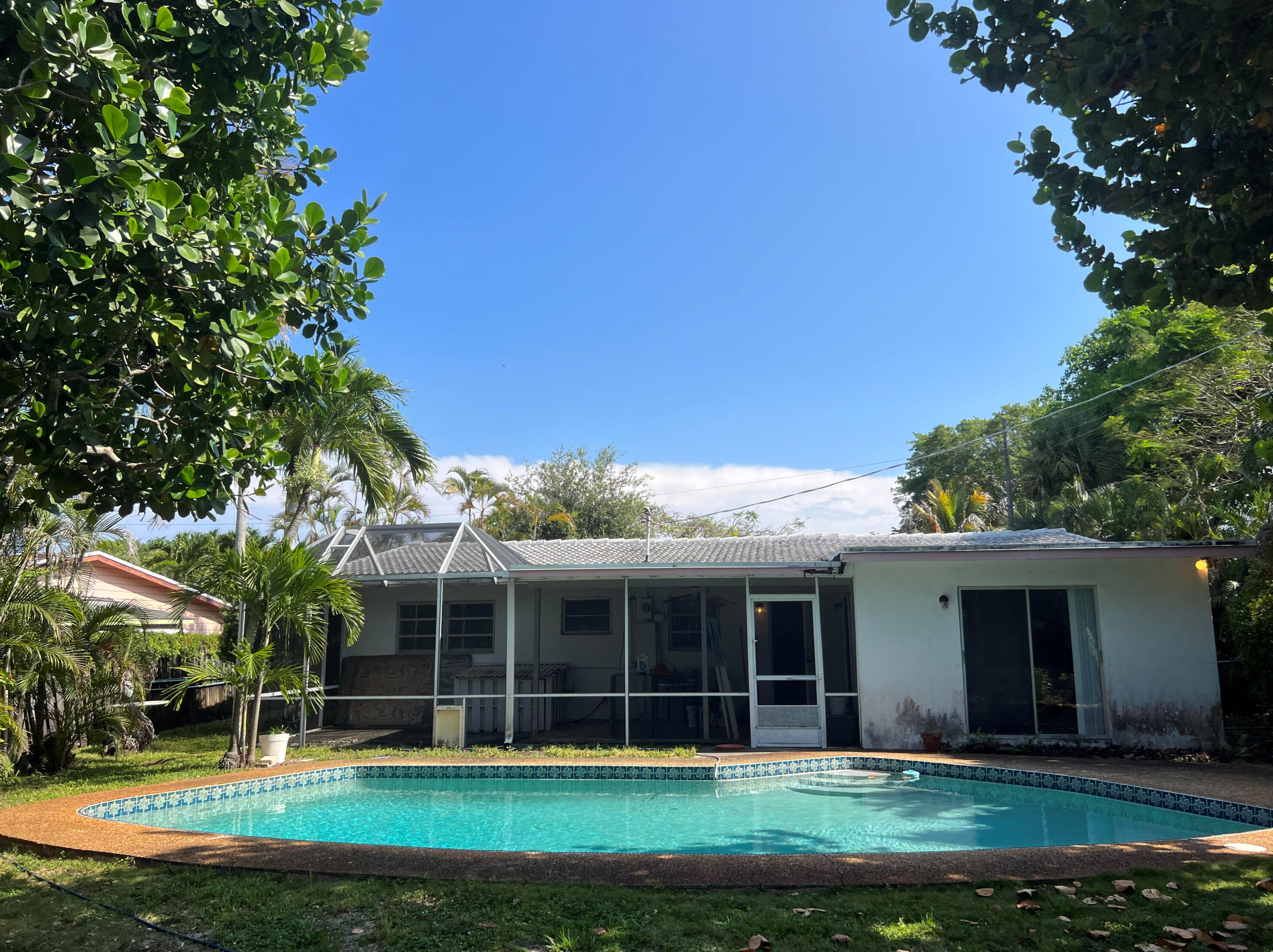 165 9th St, Boca Raton, FL 33432-2631