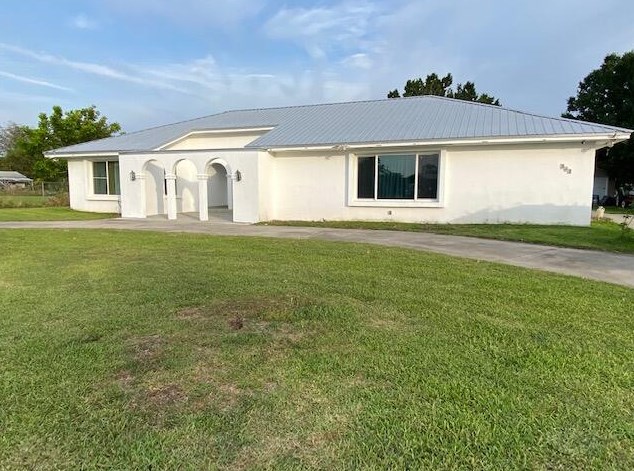 312 De Soto Ave, Clewiston, FL 33440-2409