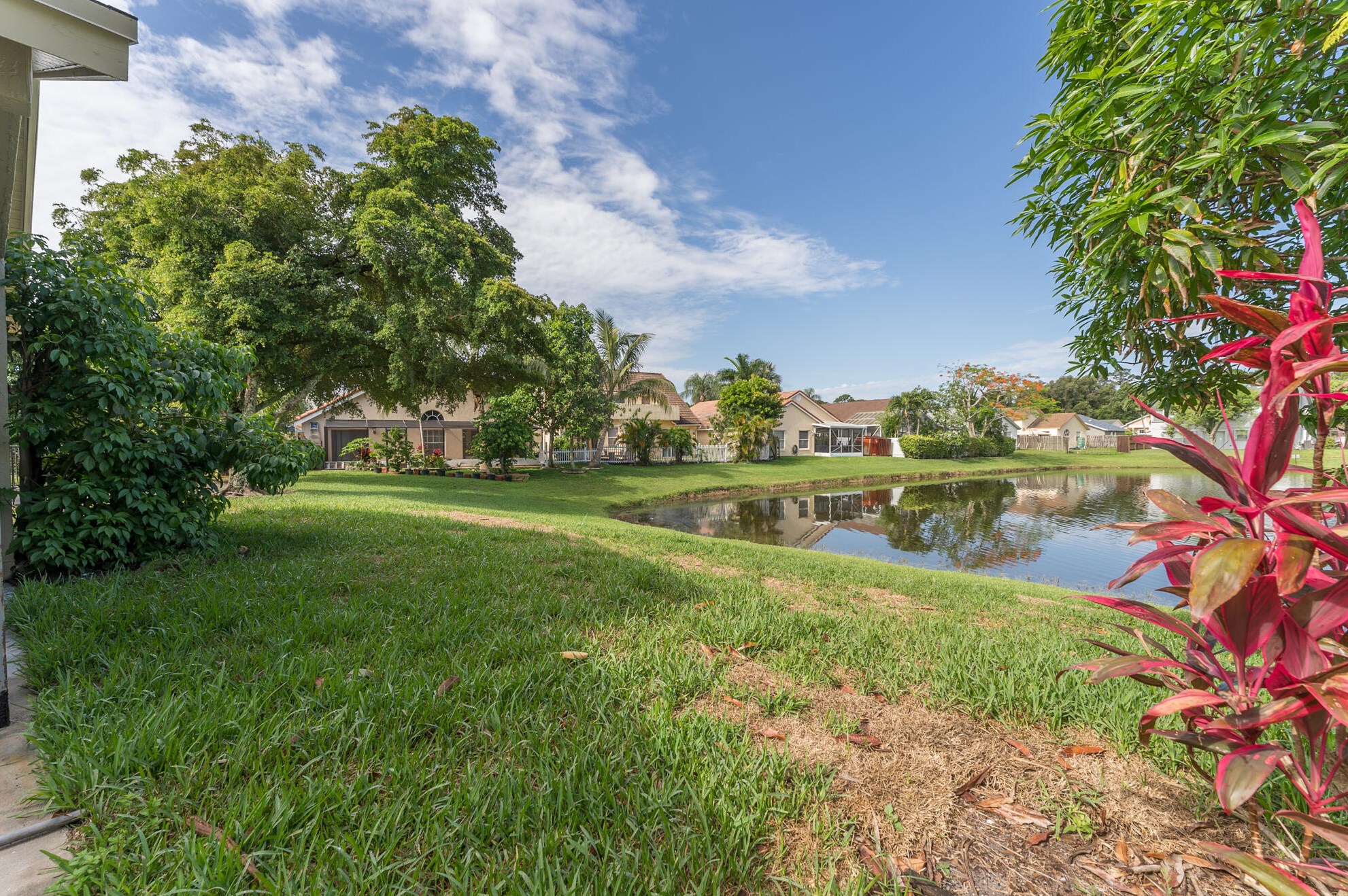 5078 Willow Pond Rd, West Palm Beach, FL 33417-8137