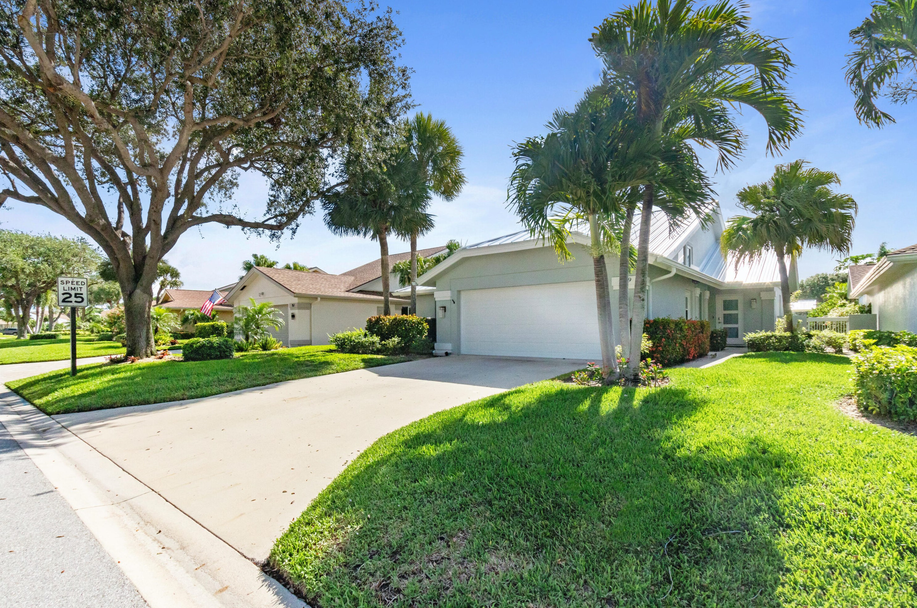 159 Beach Summit Ct, Jupiter FL  33477-9643 exterior