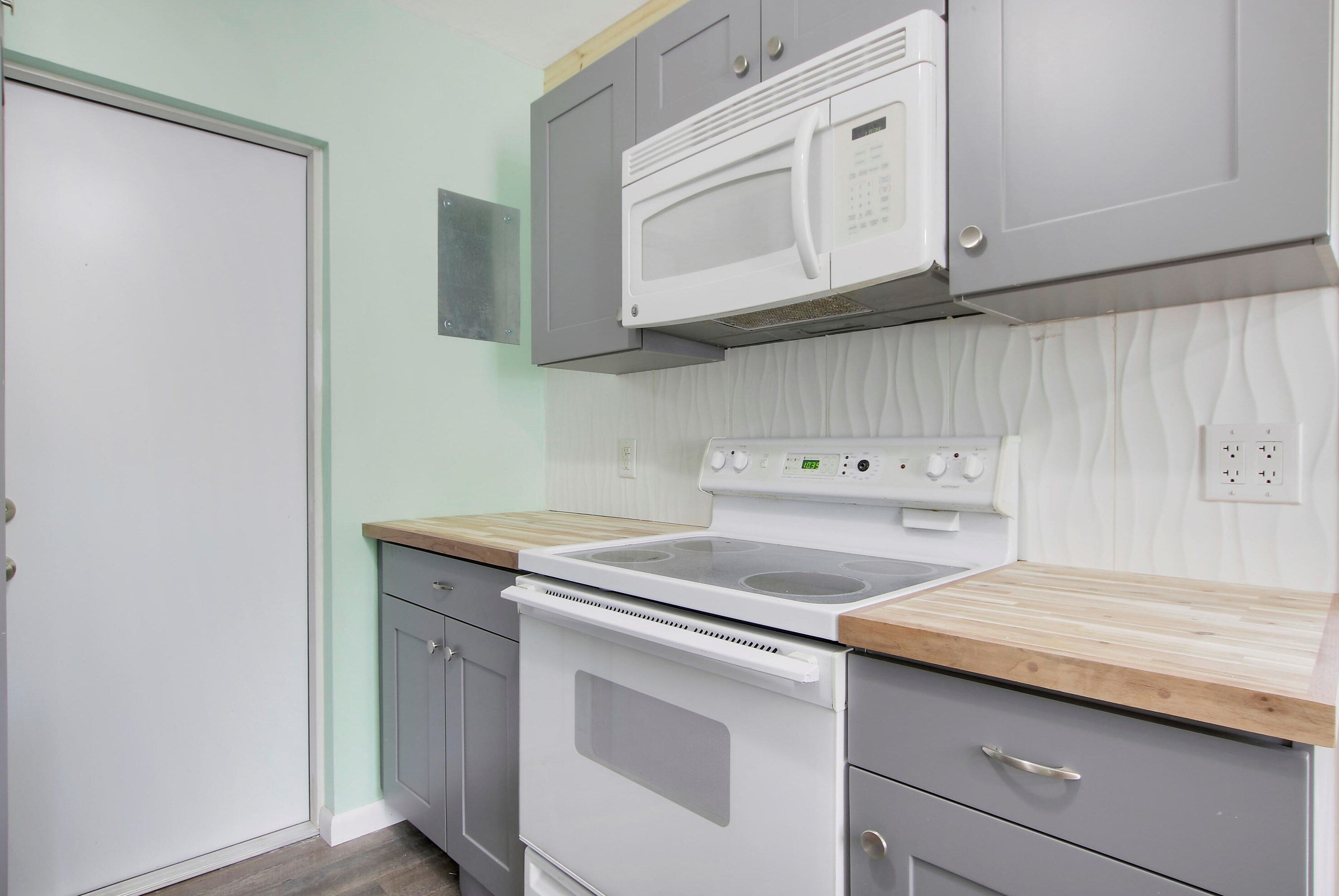 601 D St, Lake Worth FL  33460-2836 exterior