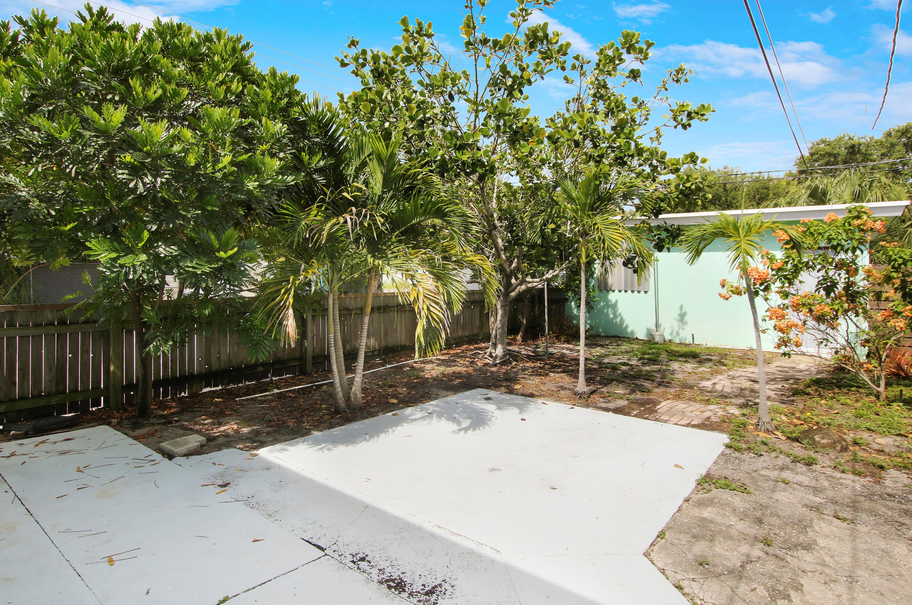 601 D St, Lake Worth FL  33460-2836 exterior