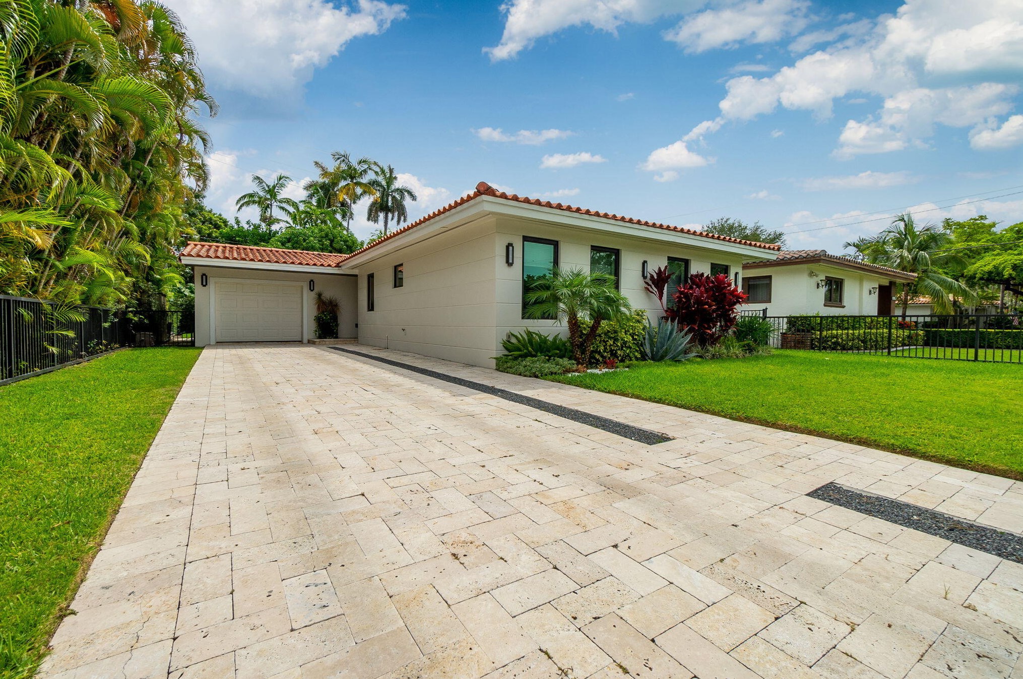 6635 Santona St, Miami, FL 33146-3111