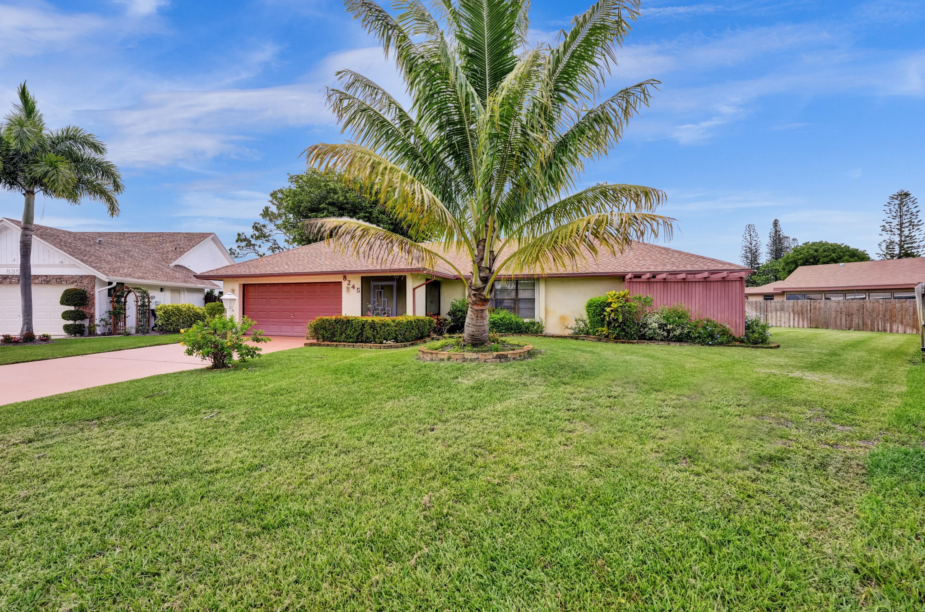 8245 Whitewood Cv, Lake Worth, FL 33467-5524