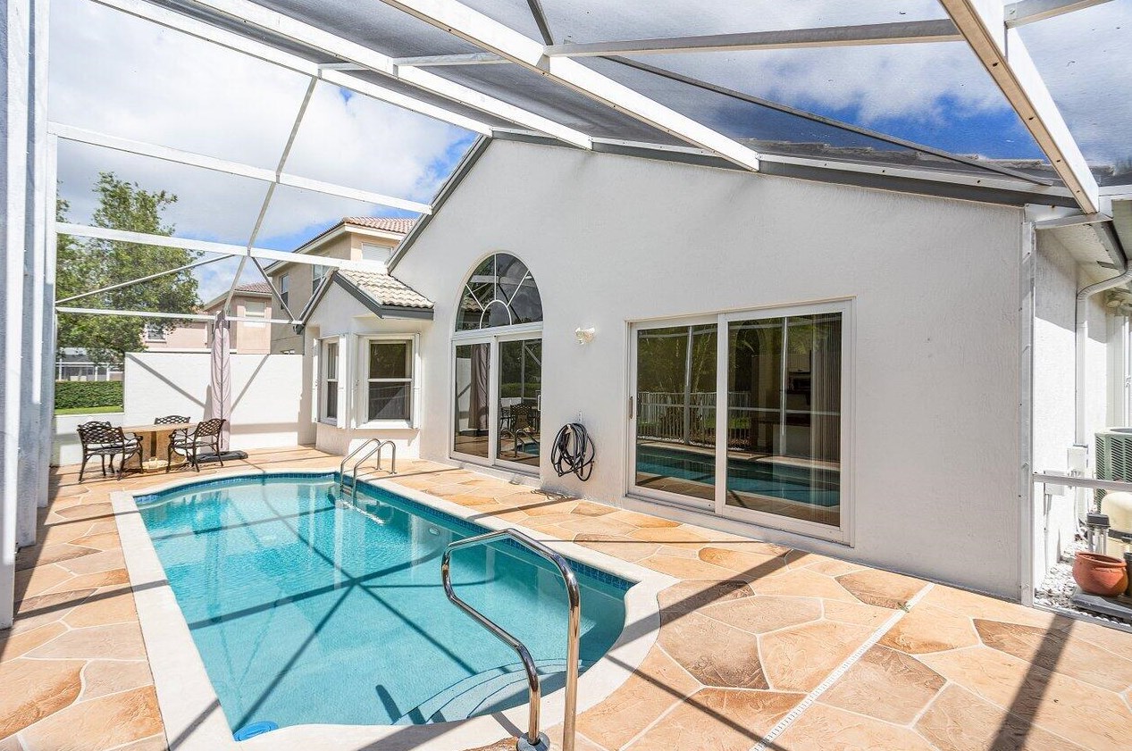 9547 Fox Trot Ln, Boca Raton, FL 33496-4107