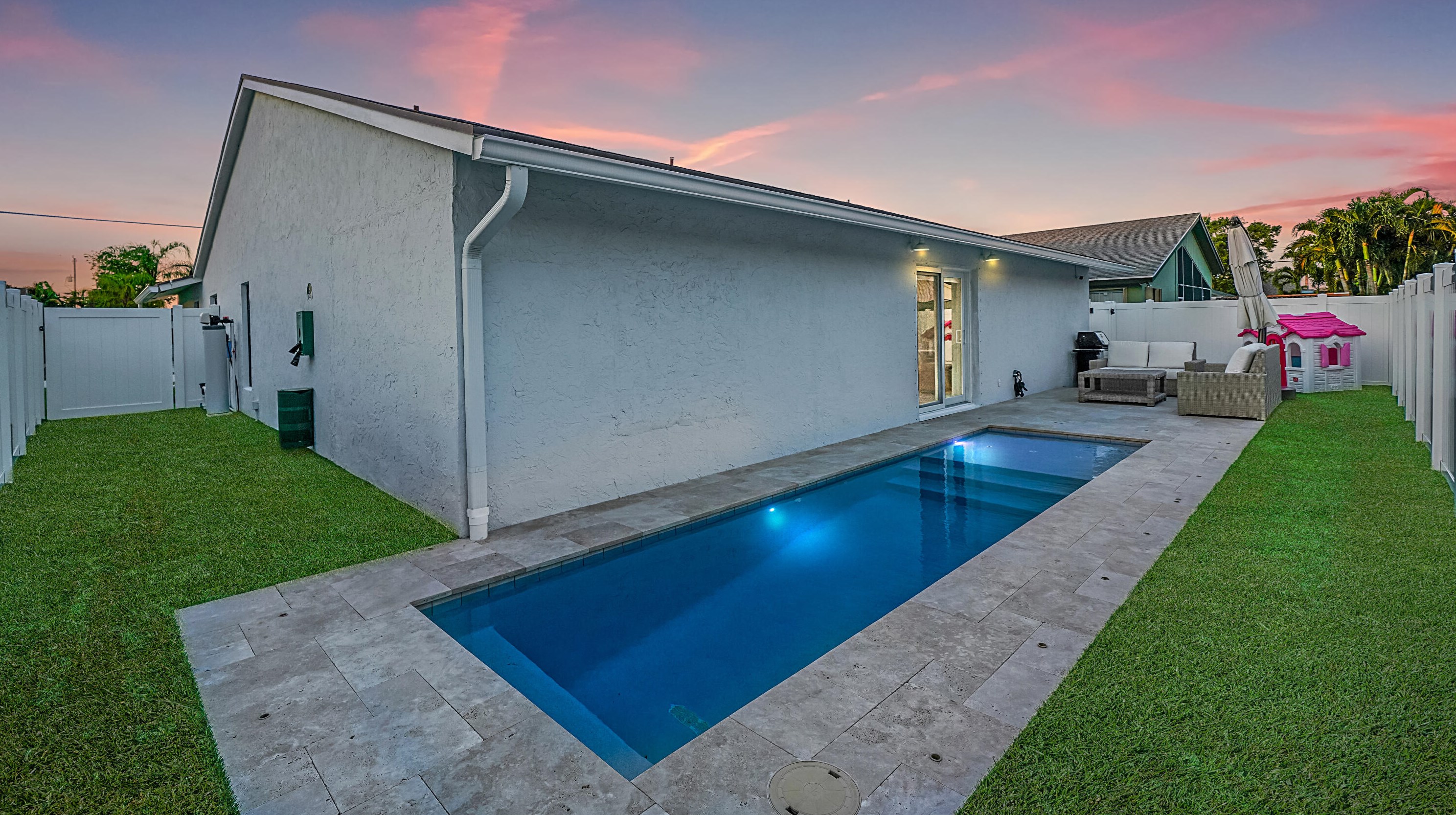 6222 Dania St, Jupiter, FL 33458-6601