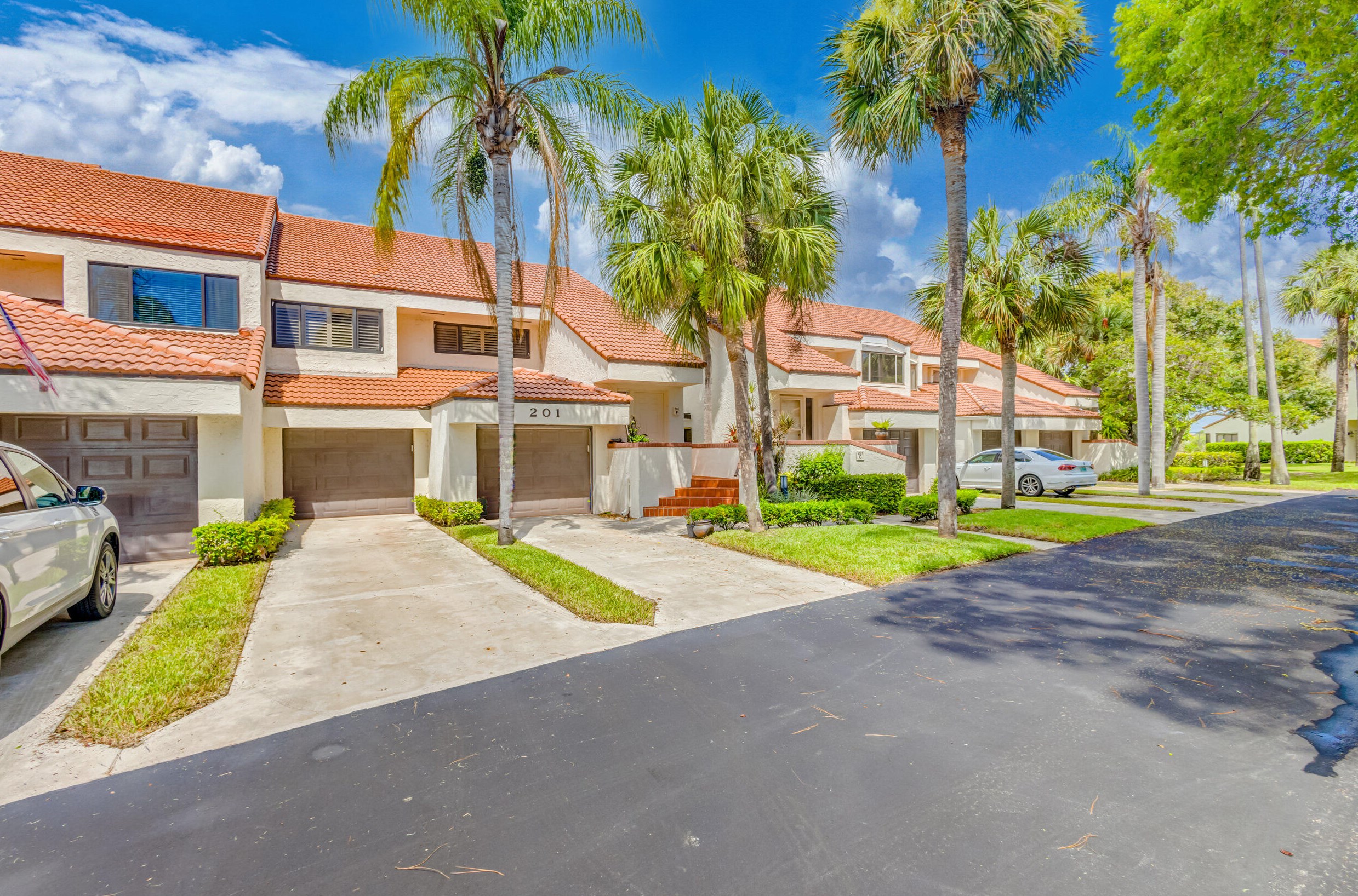 201 Sea Oats Dr Apt B, West Palm Beach, FL