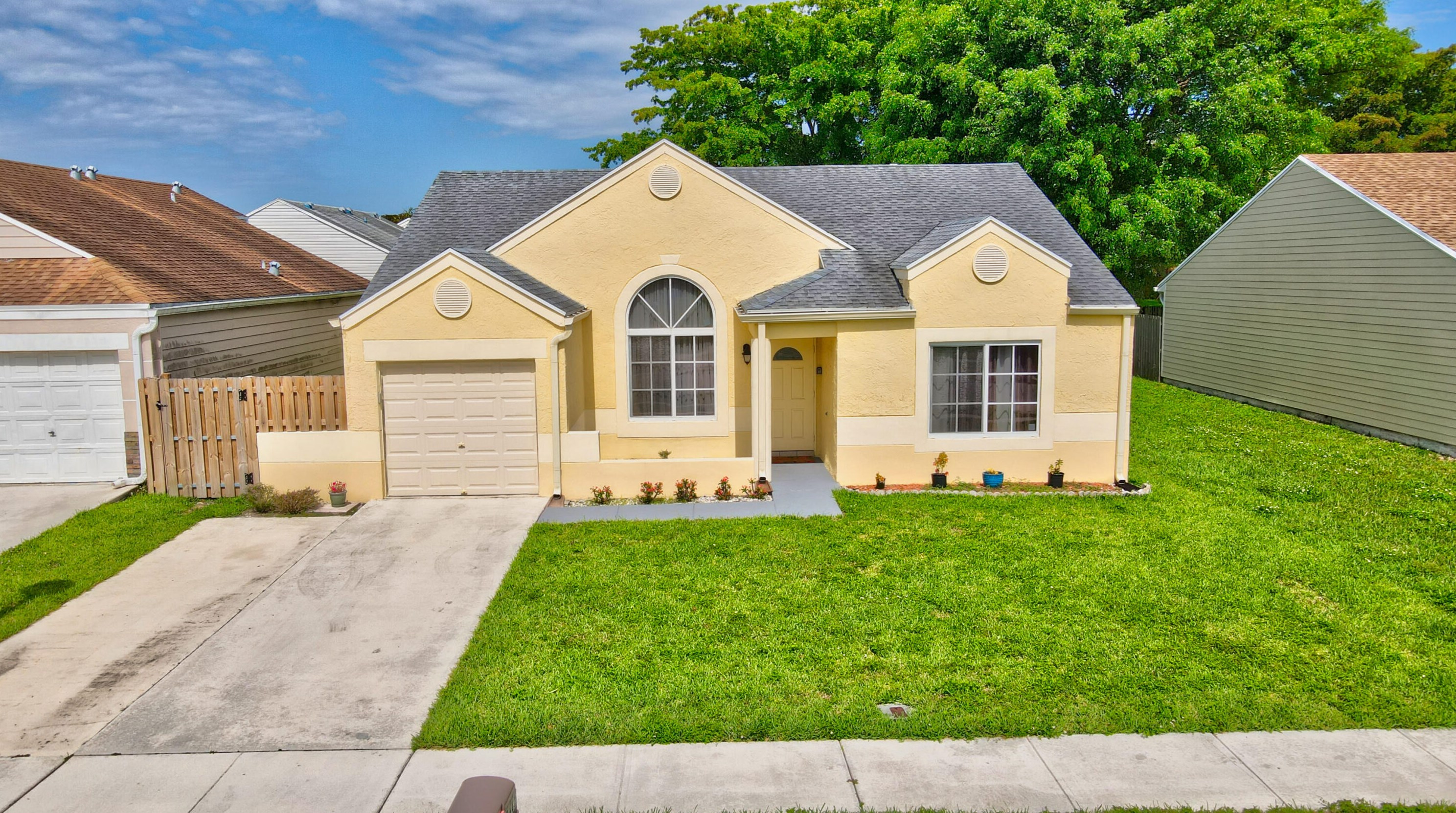 8415 Dynasty Dr, Boca Raton, FL 33433-6841