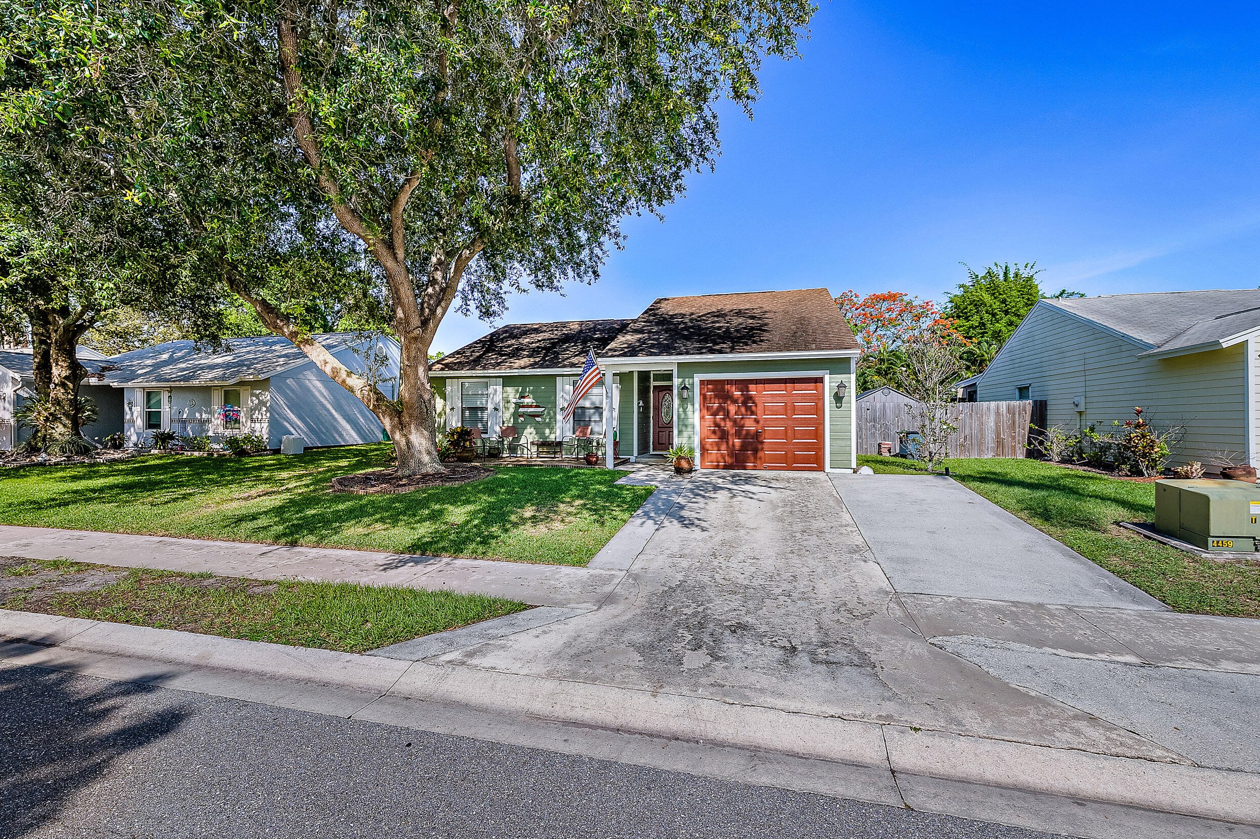 208 Woodbridge Dr, Jupiter, FL 33458-5566