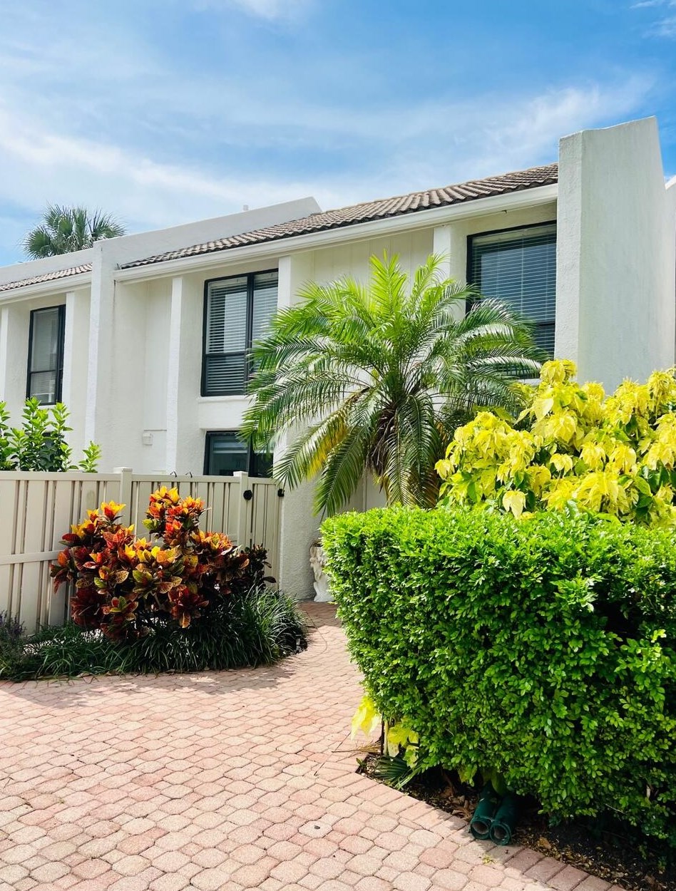 1202 Bridgewood Pl, Boca Raton FL 33434-4161 exterior