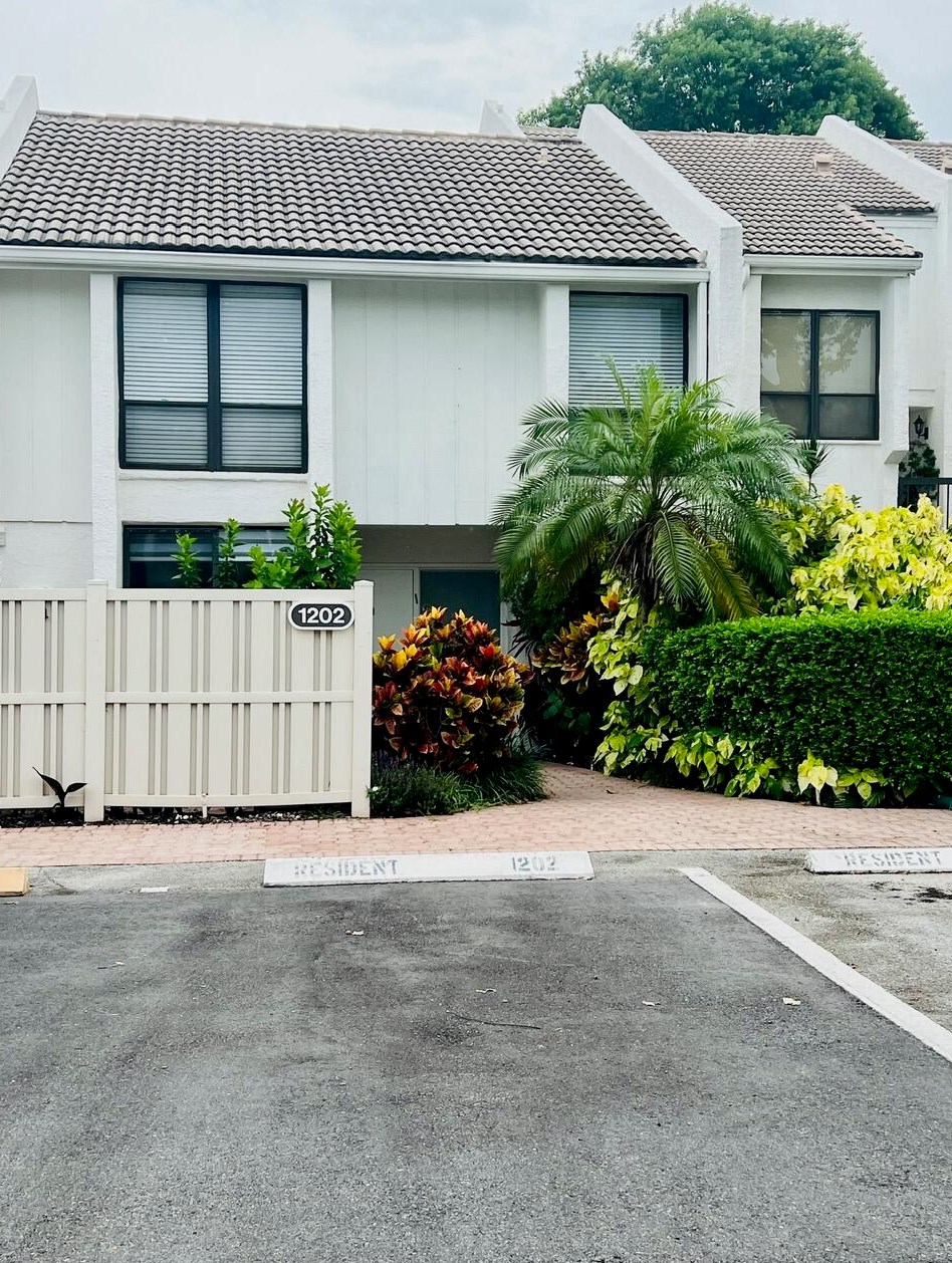 1202 Bridgewood Pl, Boca Raton FL 33434-4161 exterior