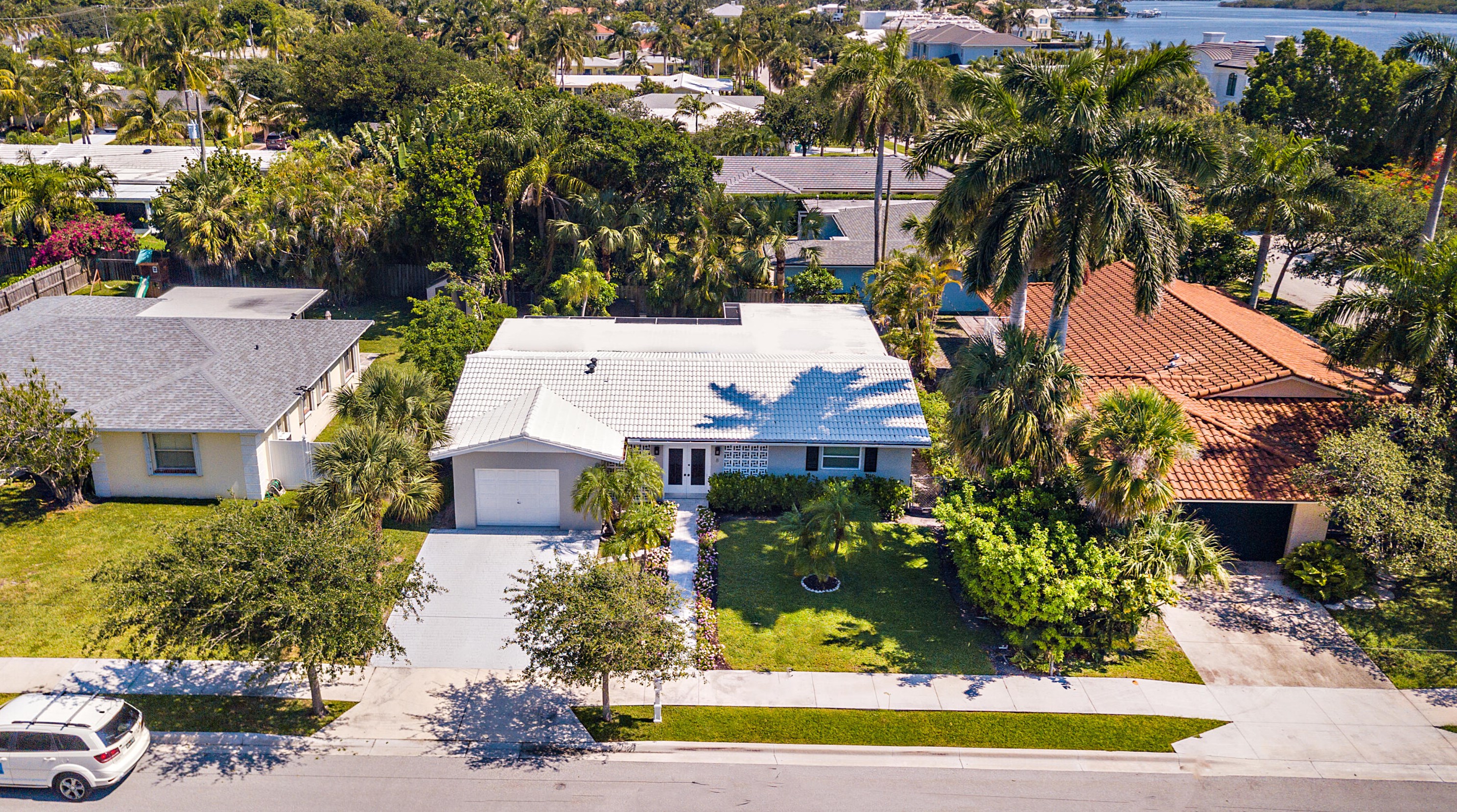 8 Wellesley Dr, Lake Worth, FL 33460