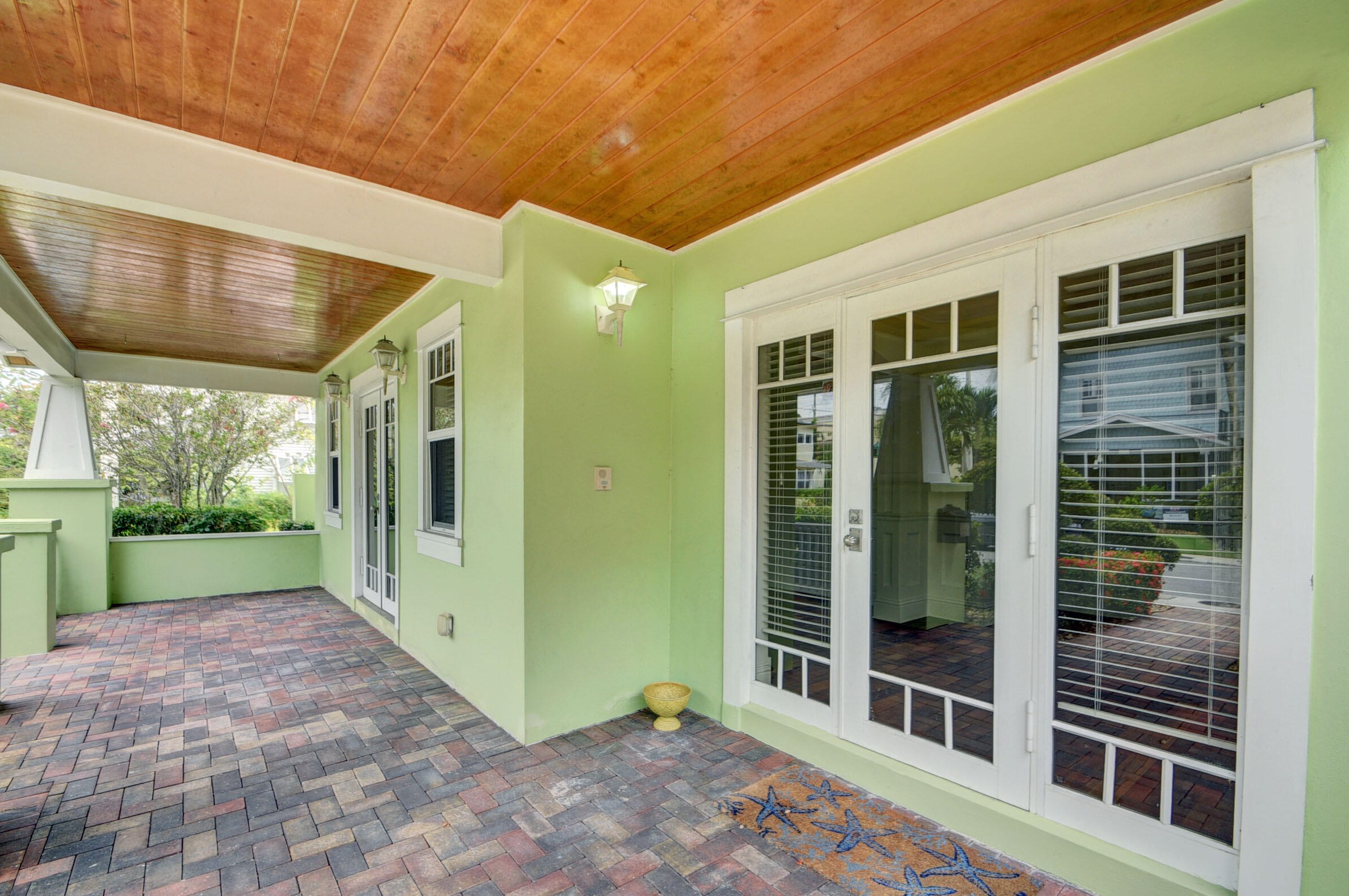 215 Vallette Way, West Palm Beach, FL 33401