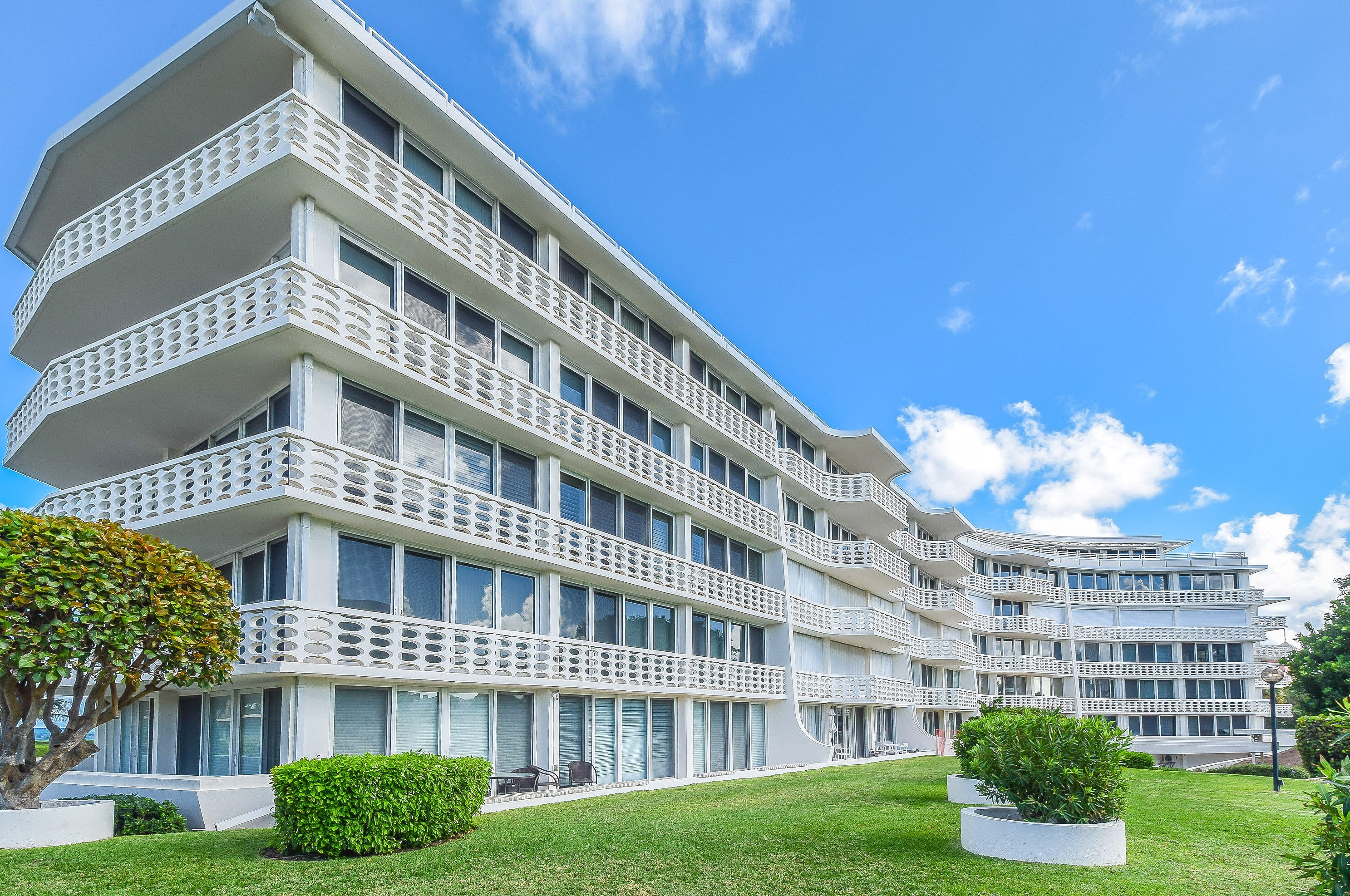 100 Sunrise Ave #418, Palm Beach, FL 33480