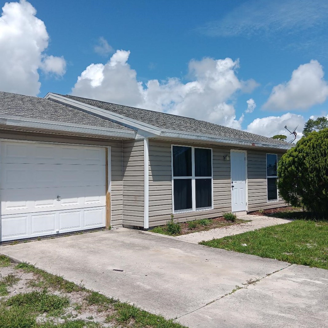 1886 Se Burgundy Ln, Fort Pierce, FL 34952