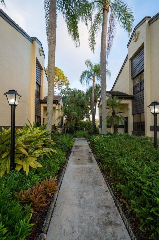 3960 Sw Greenwood Way Apt H, Palm City, FL