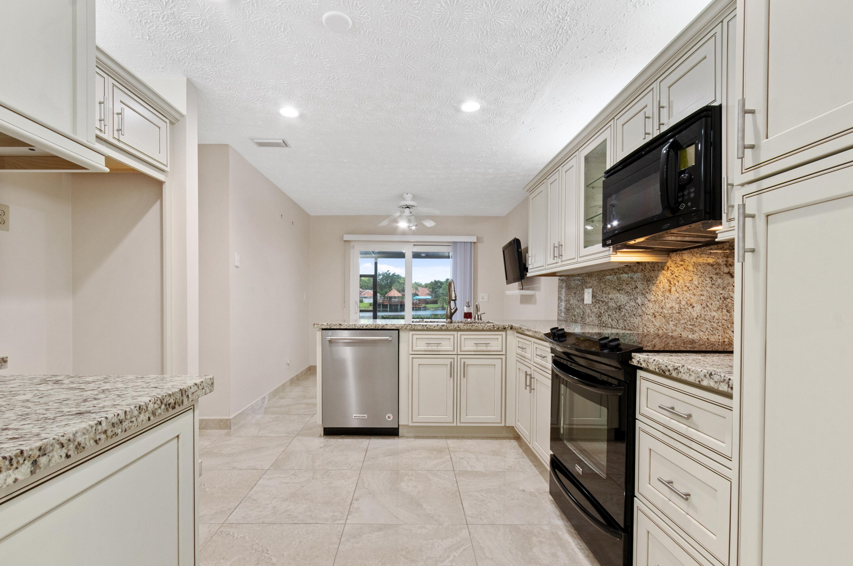 22590 Meridiana Dr, Boca Raton FL 33433-6315 exterior