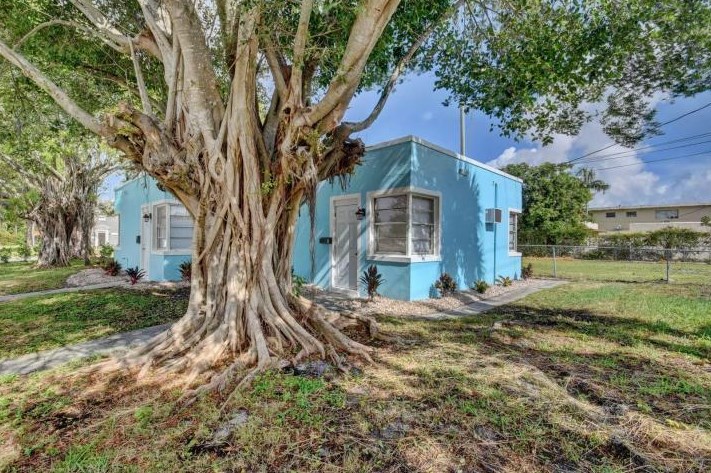 3000 Broadway #2, West Palm Beach, FL 33407
