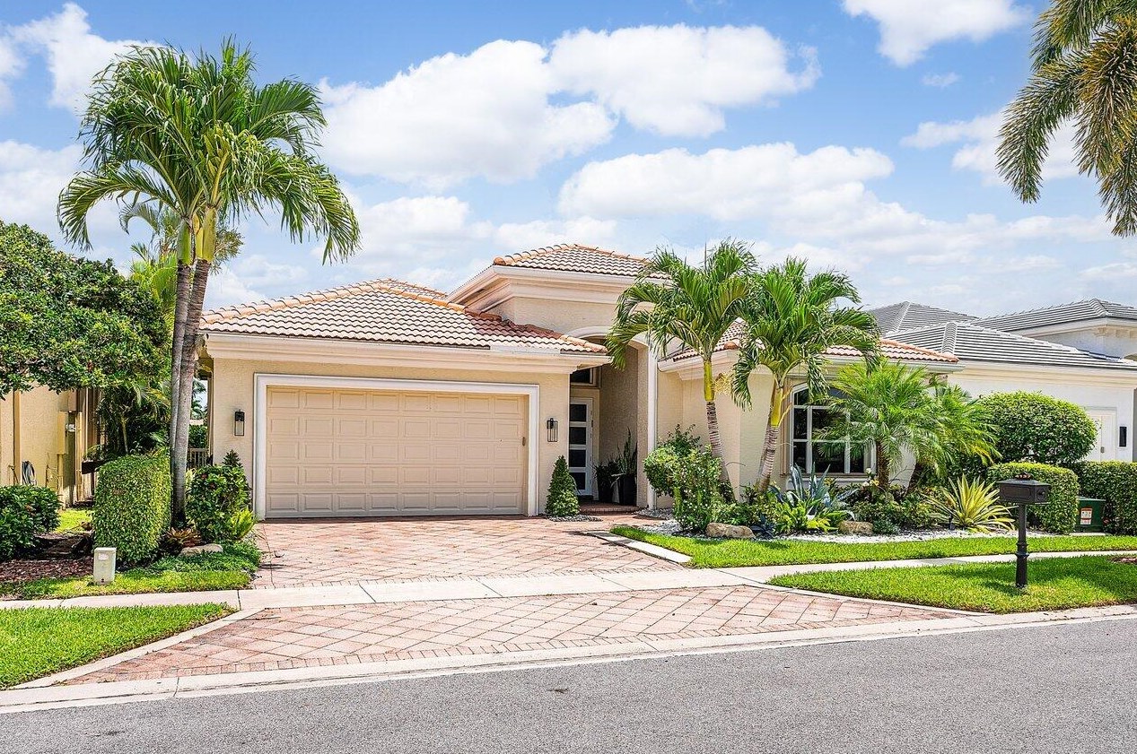 4137 Briarcliff Cir, Boca Raton, FL 33496-4070