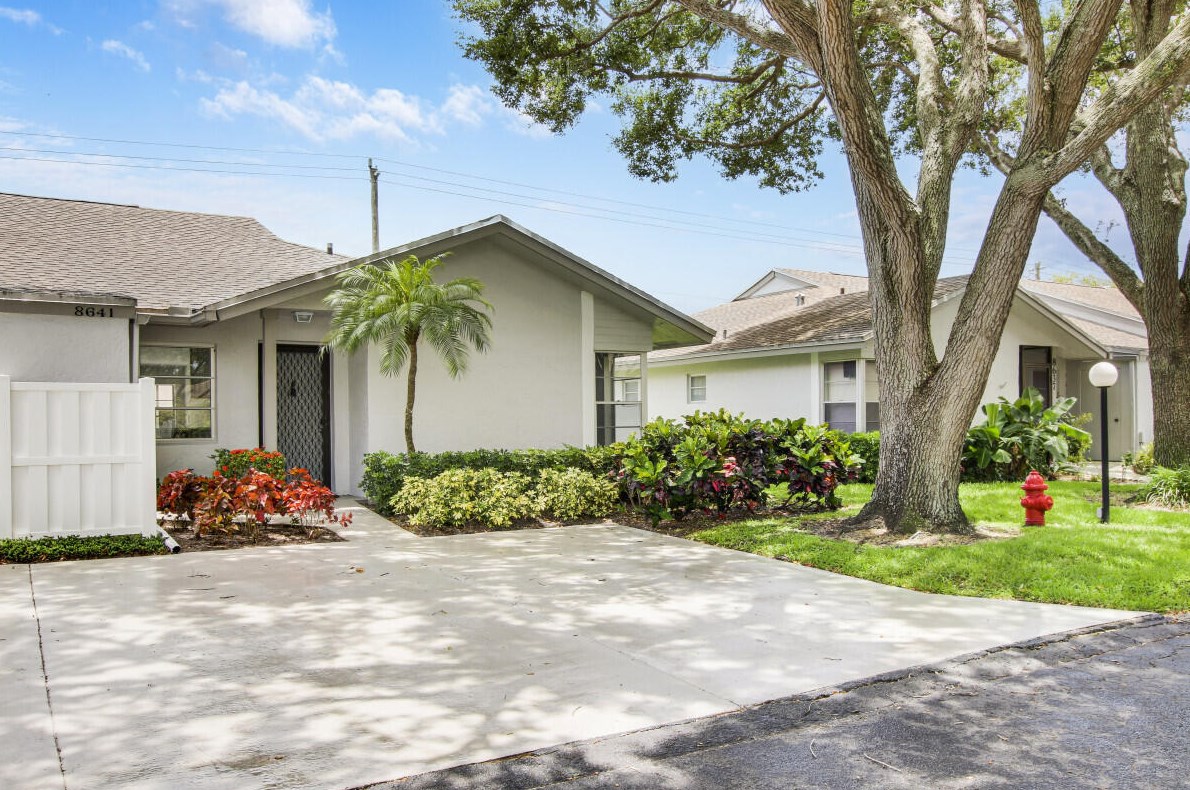 8641 Sunbird Pl, Boca Raton, FL 33496