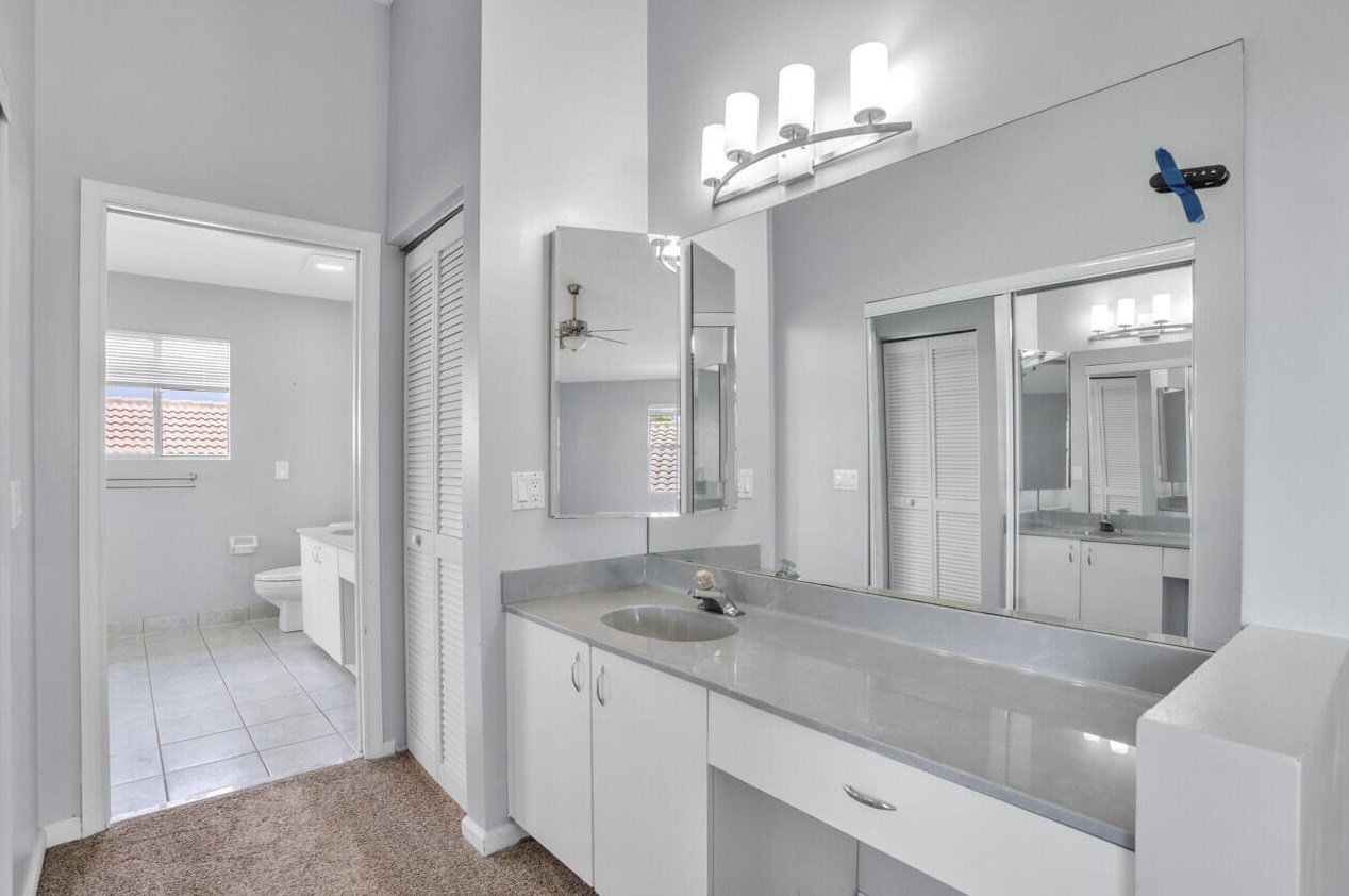 8632 Windy Cir, Boynton Beach FL  33472-5125 exterior