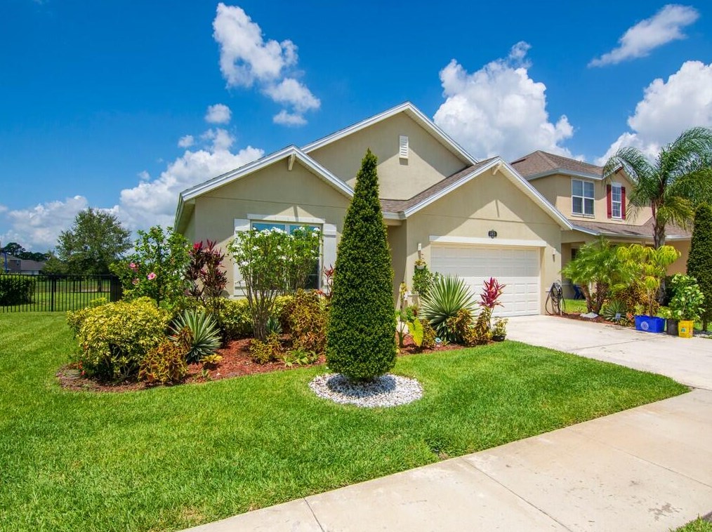 343 Lexington Ct, Vero Beach, FL 32962