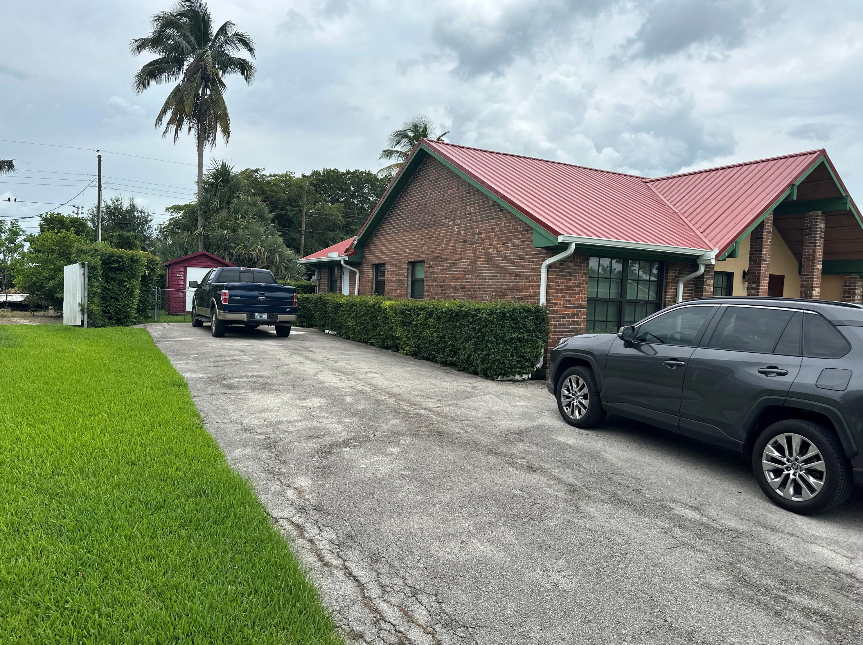813 Ne 2nd St, Belle Glade, FL 33430