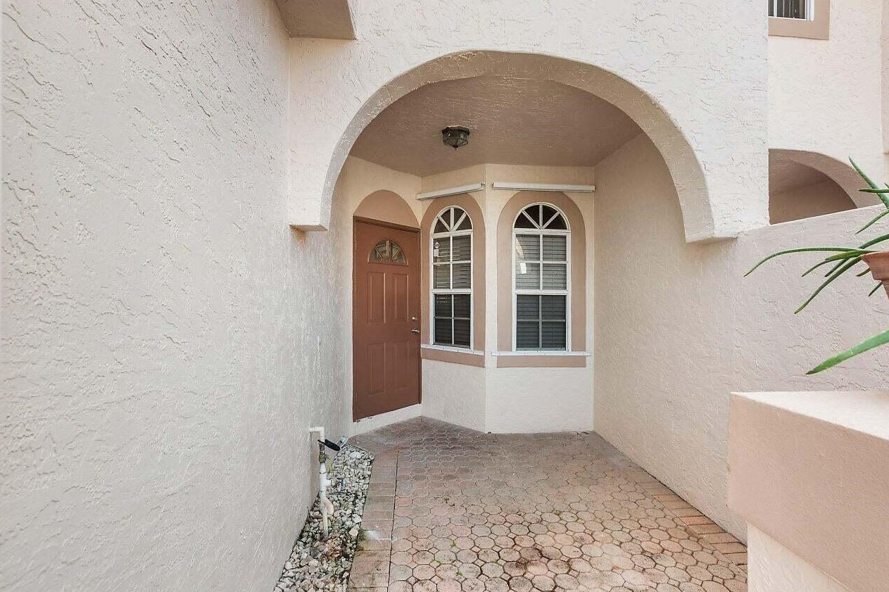 9471 Boca River Cir, Boca Raton, FL 33434