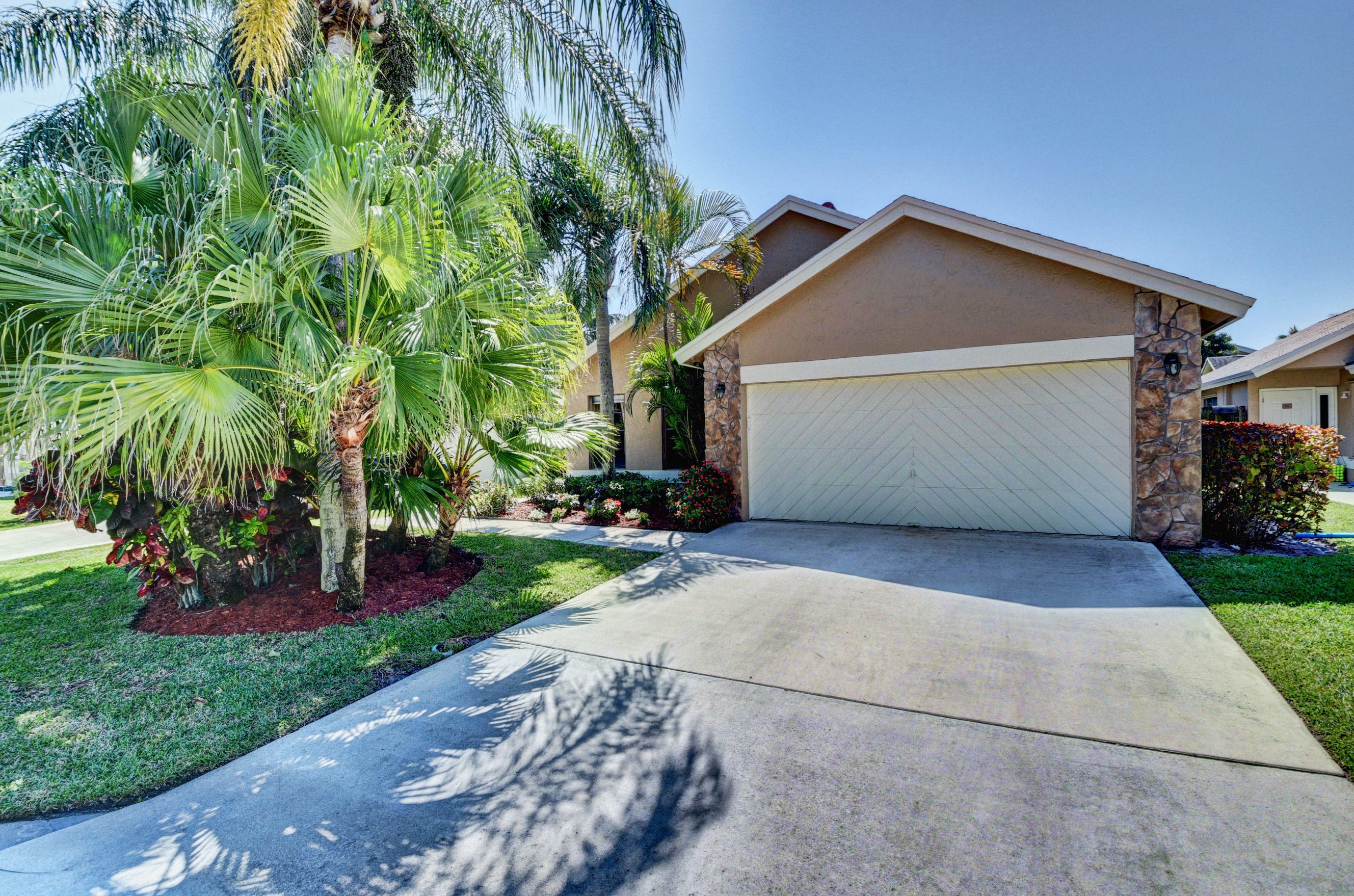 7590 Martinique Blvd, Boca Raton, FL 33433