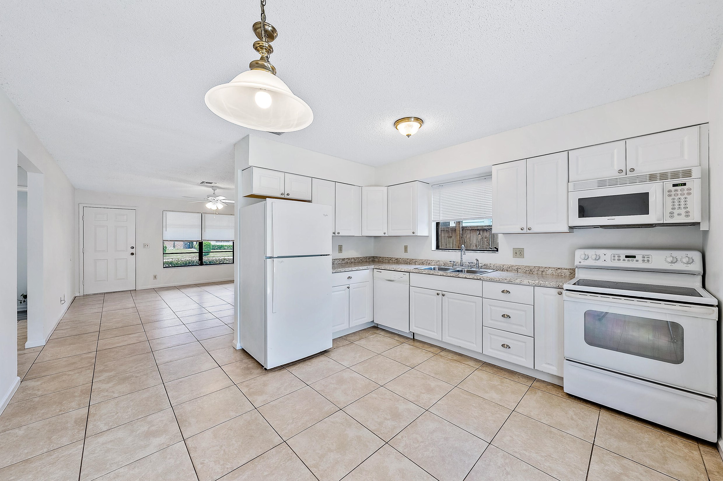 9055 E Highland Pines Dr, West Palm Beach, FL 33418