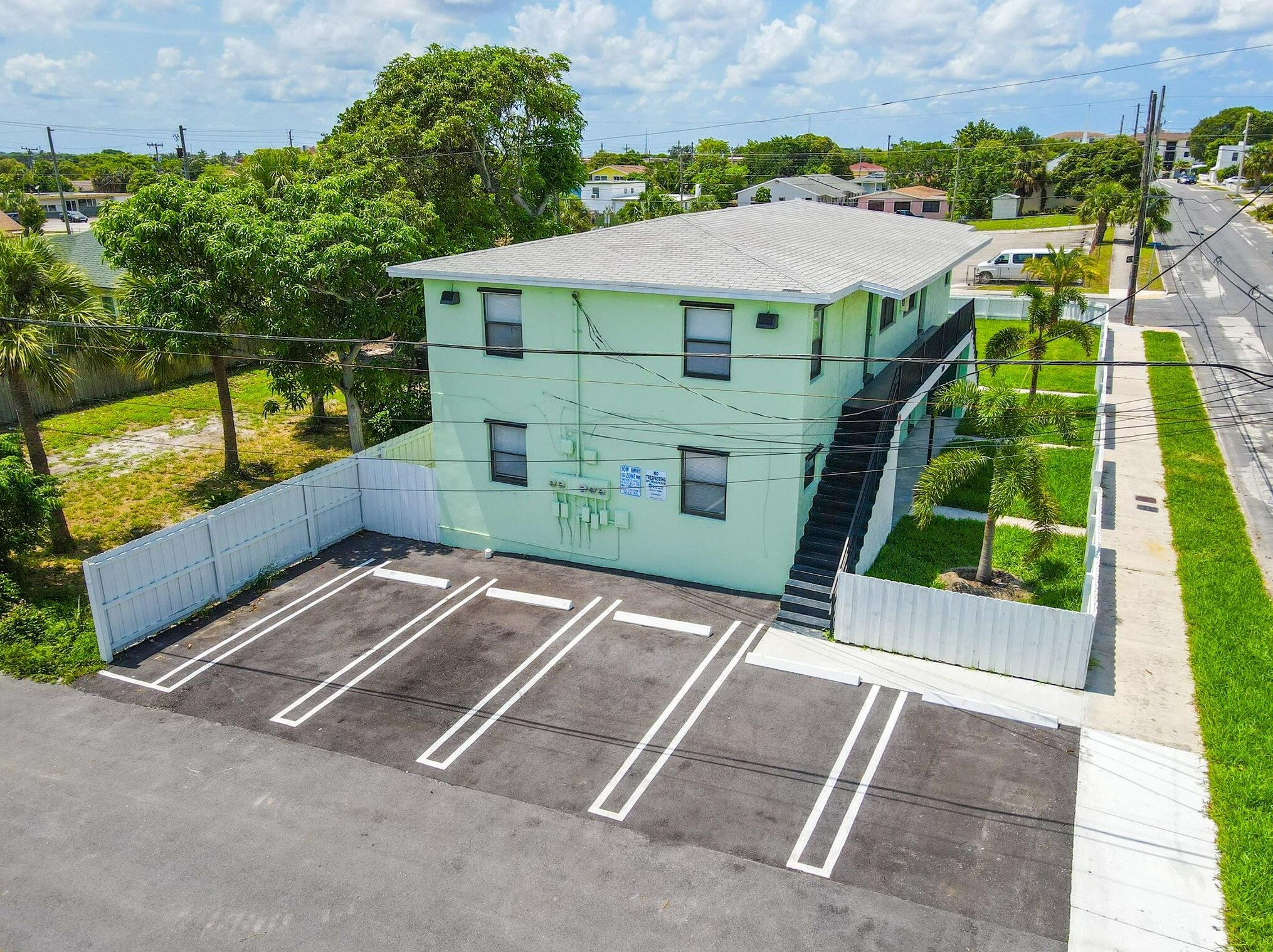 1319 Douglass Ave #102, West Palm Beach, FL 33401
