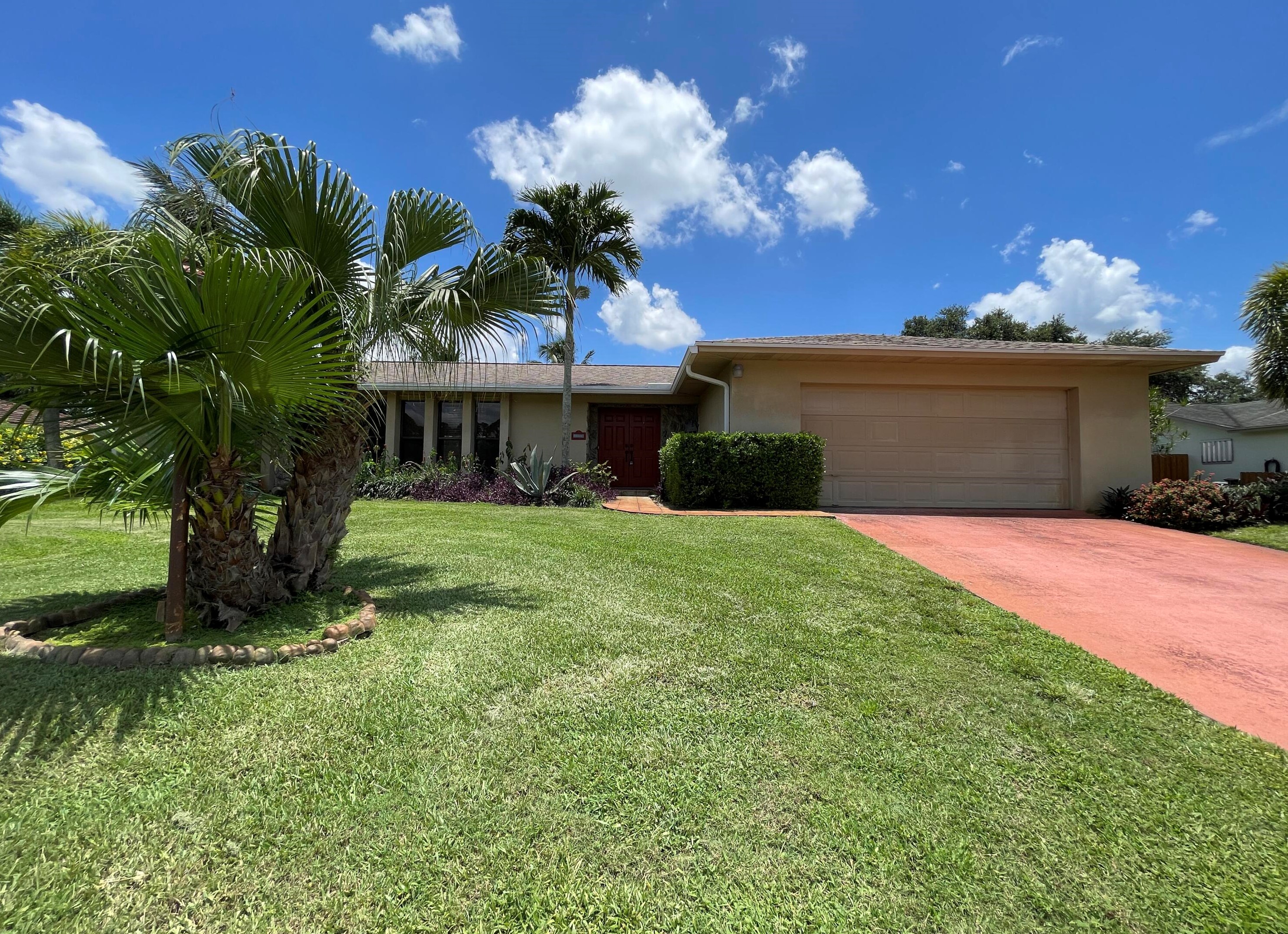 7314 Oakmont Dr, Lake Worth, FL 33467