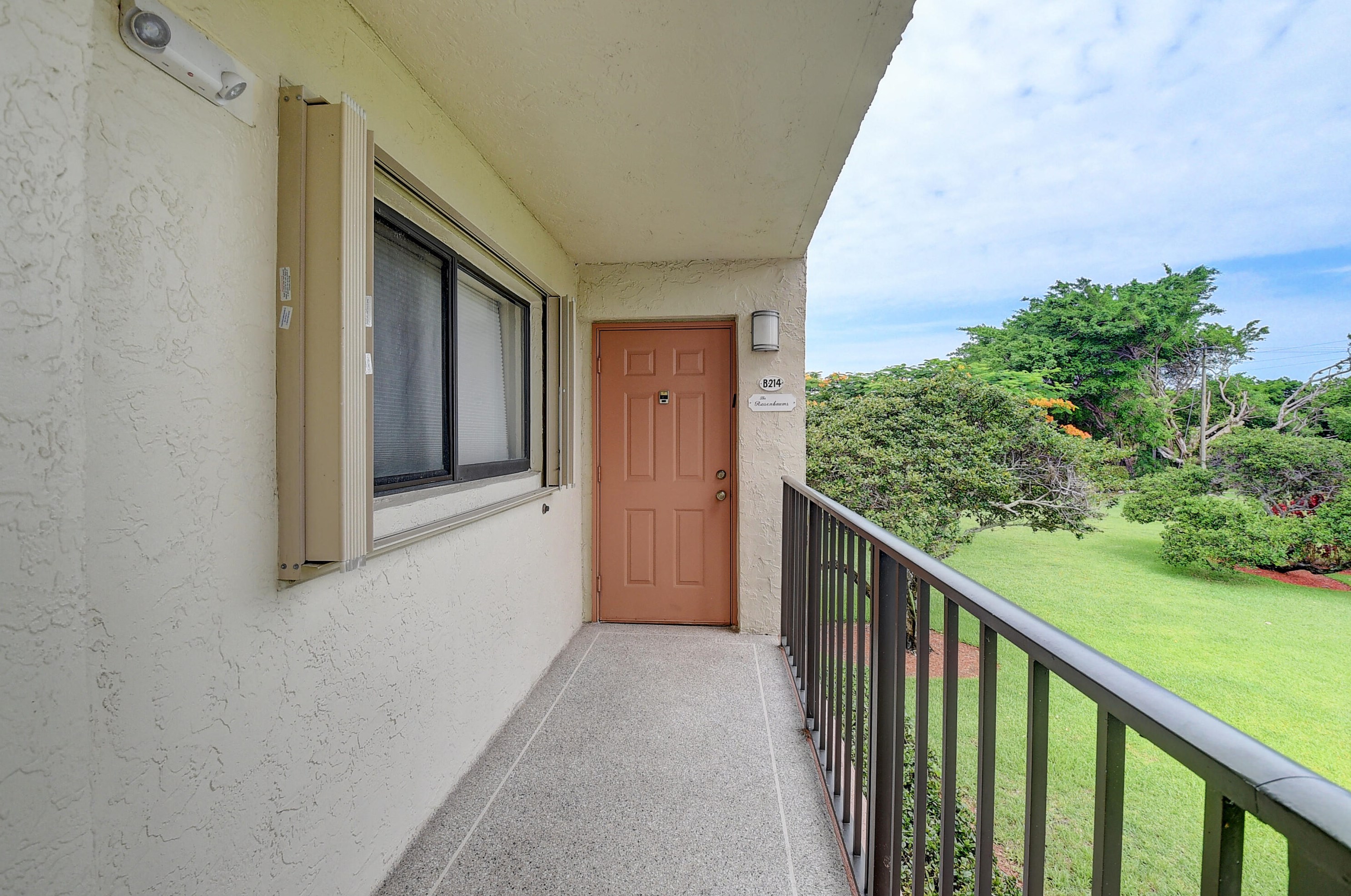 5598 Witney Dr #214, Delray Beach, FL 33484