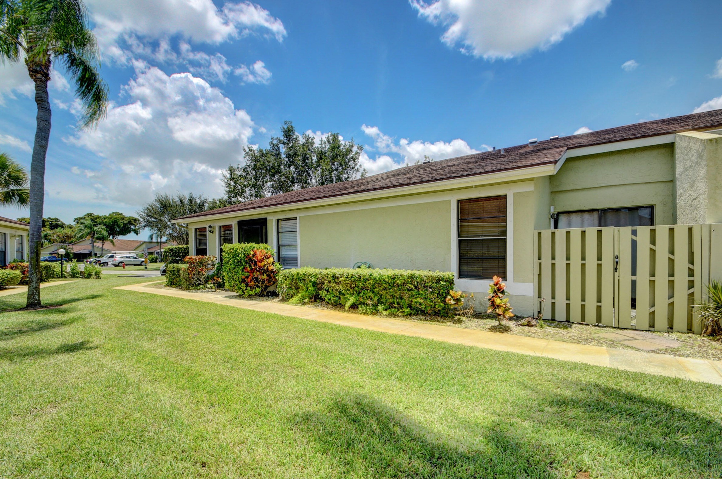 4279 Willow Brook Cir, West Palm Beach, FL 33417-8202