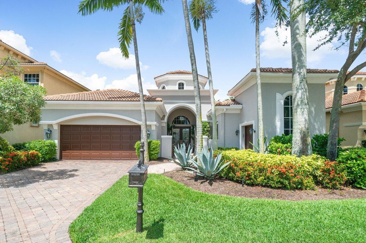 147 Monte Carlo Dr, West Palm Beach, FL 33418-1745