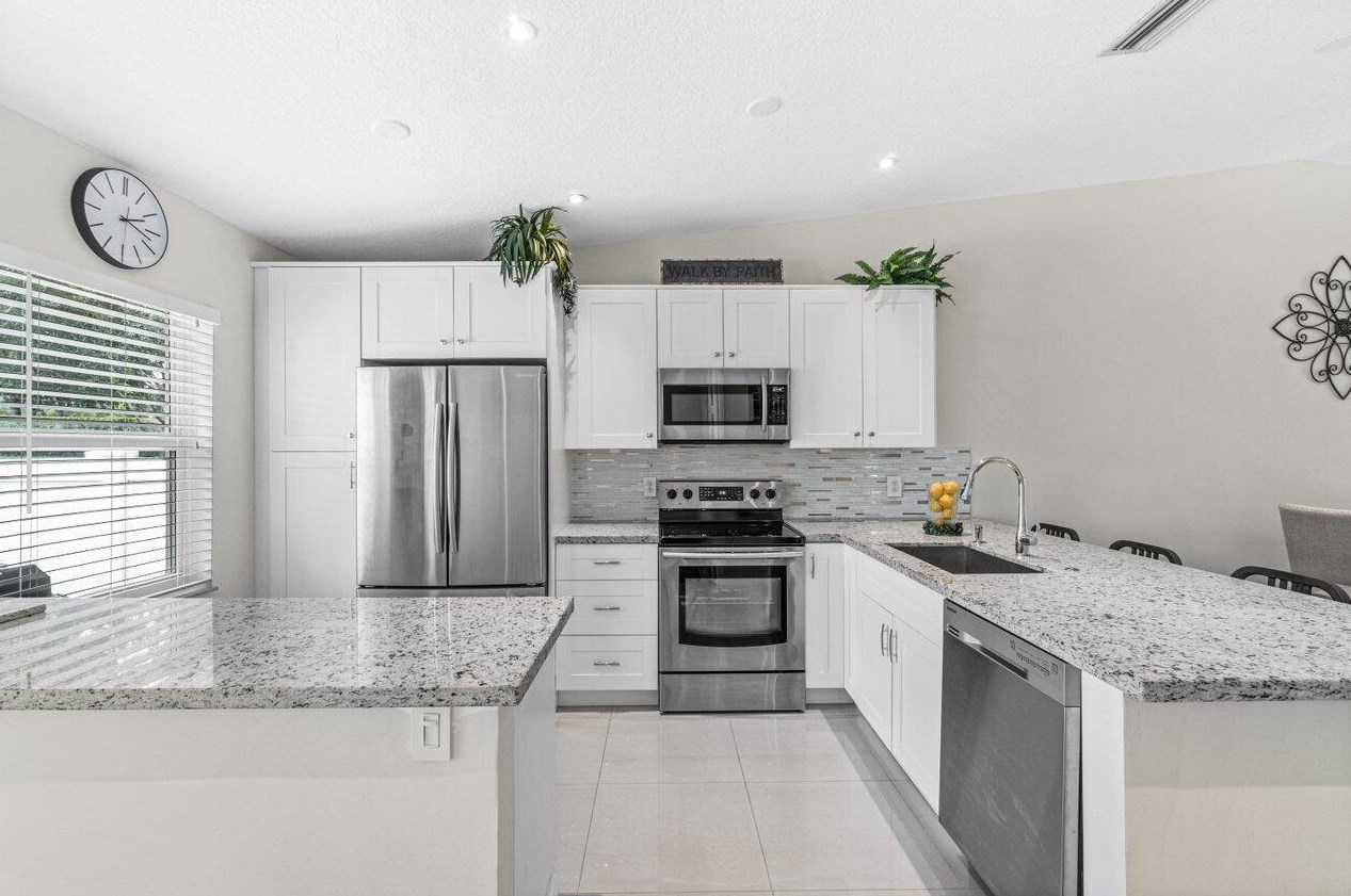 8582 Dreamside Ln, Boca Raton, FL 33496-5004